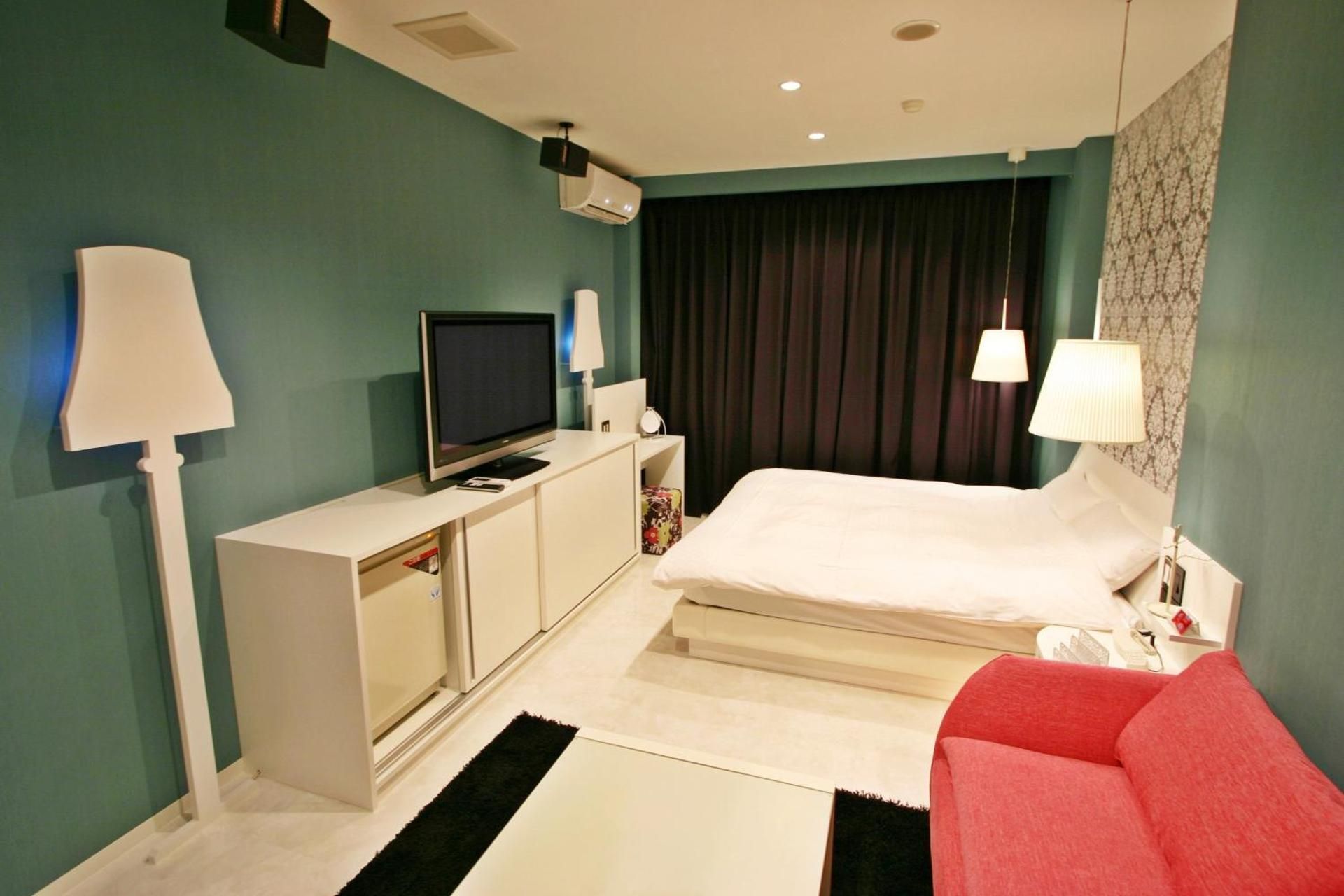 Standard Queen Room