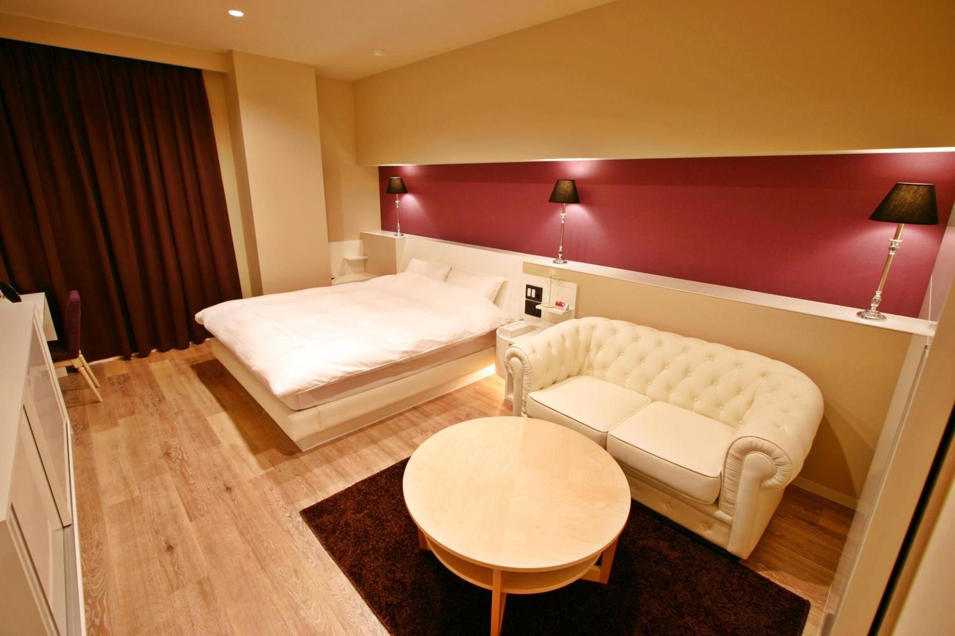 Deluxe Queen Room