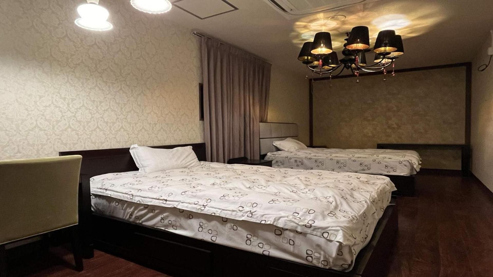 Large Twin Room