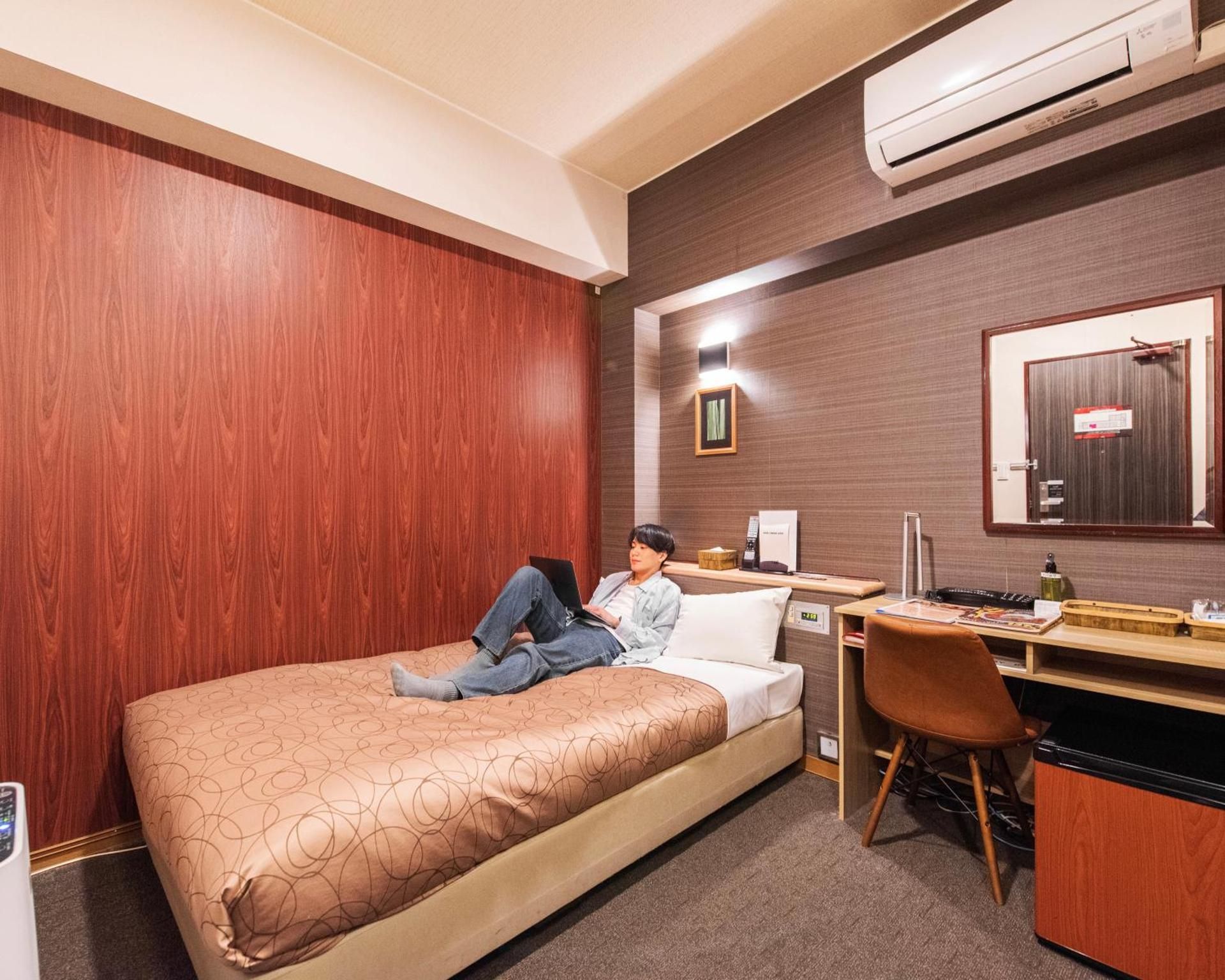 Main Building Small Double Room - Smoking