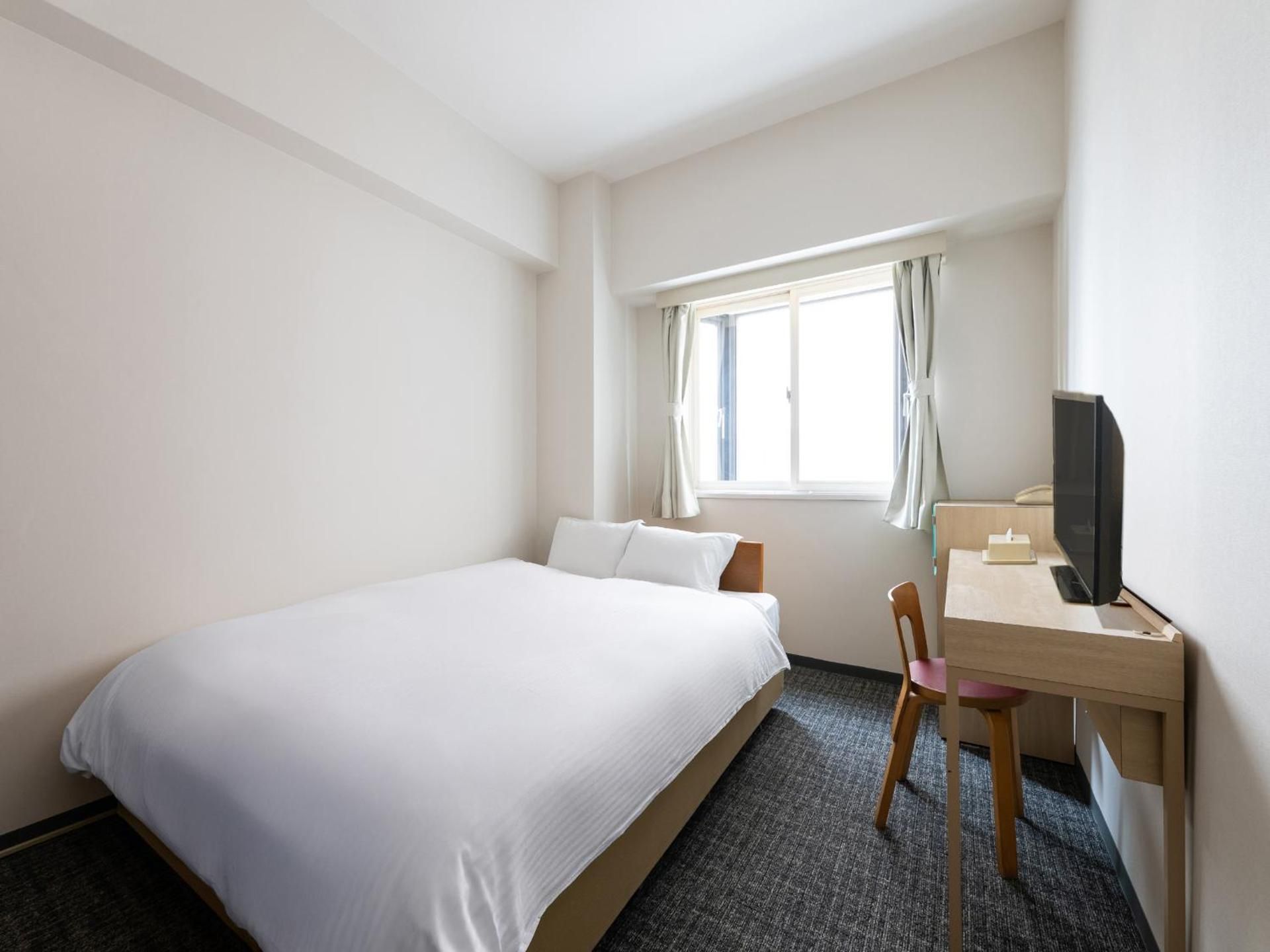Studio Apartment with One Double Bed