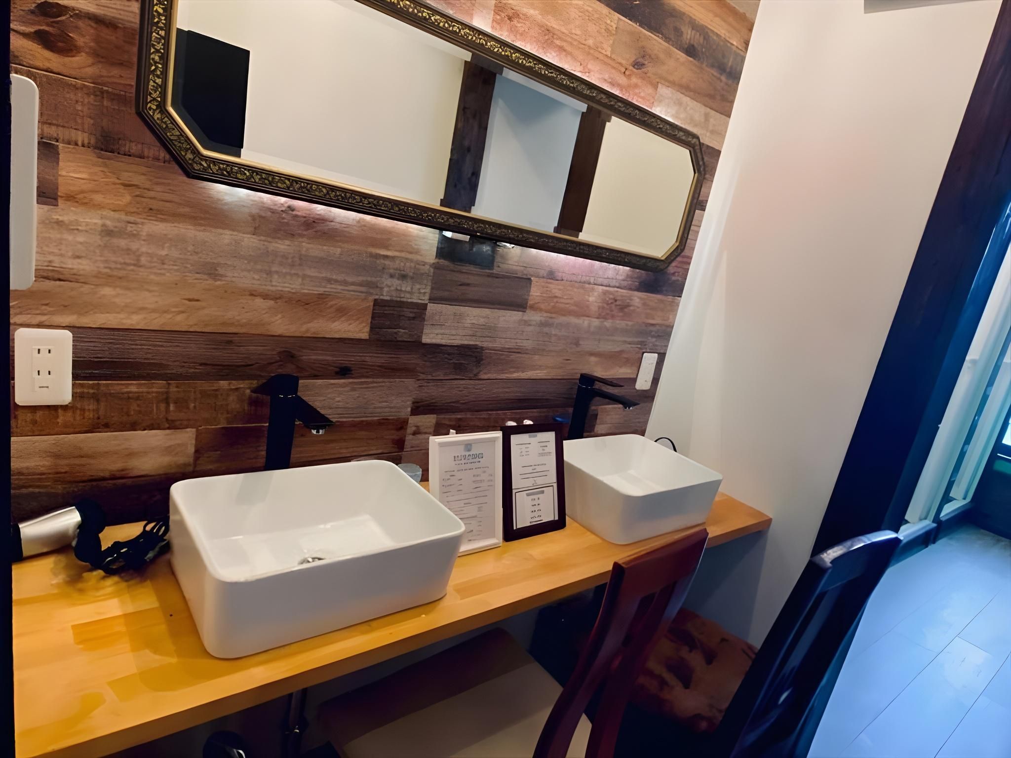 Twin Room with Shared Bathroom