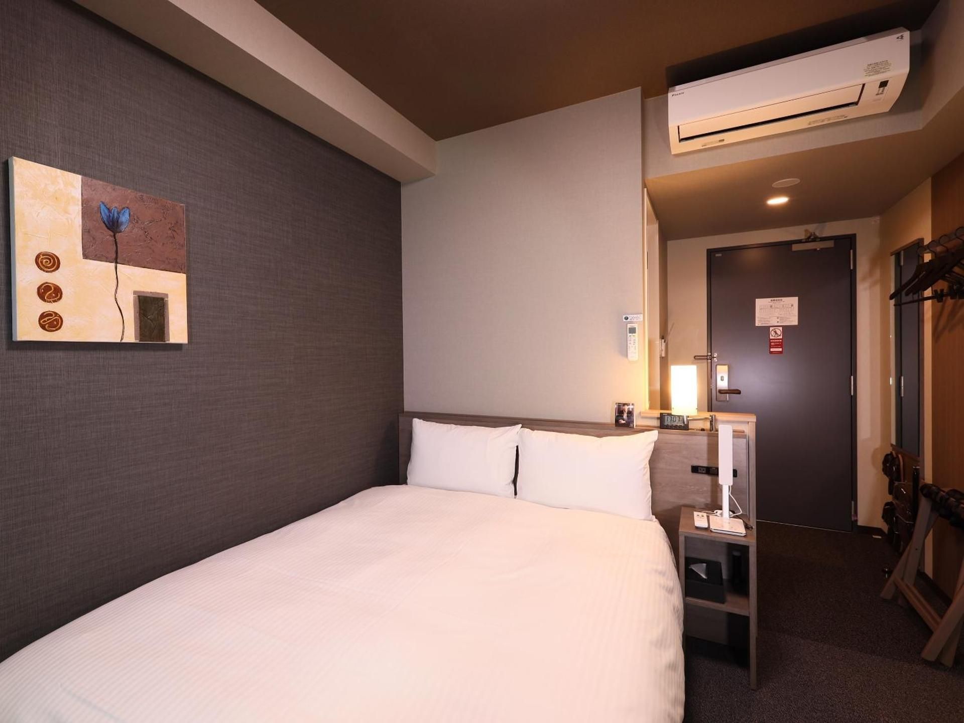 Semi-Double Room - Non-Smoking