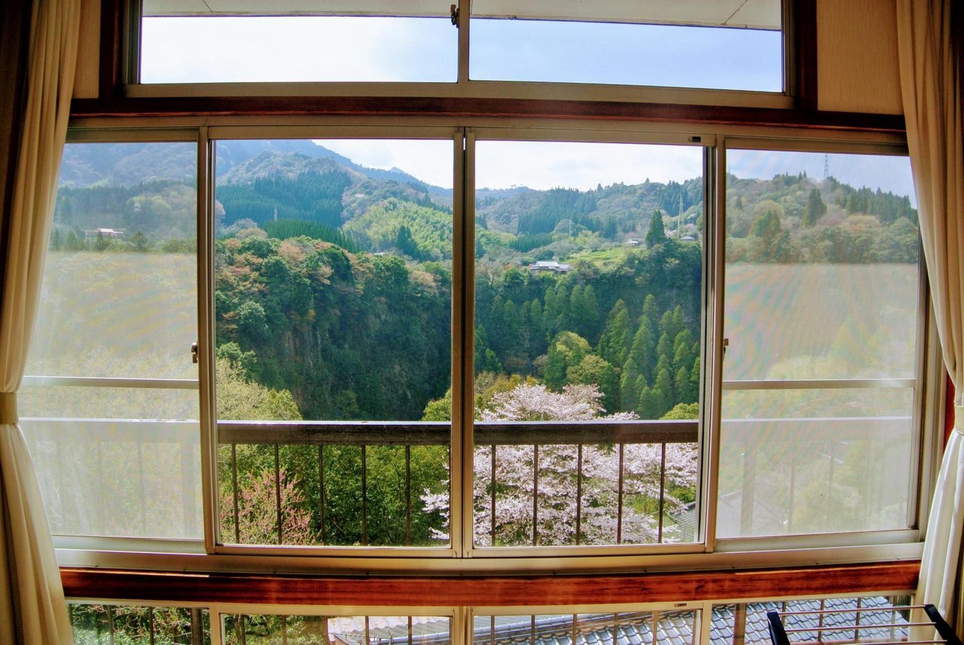 Japanese-Style Family Room