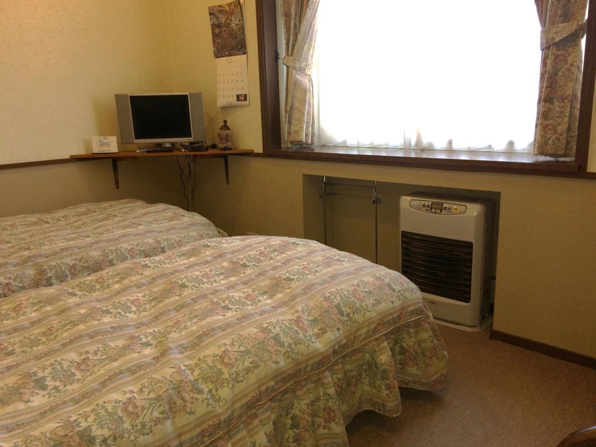 Twin Room with Bathroom