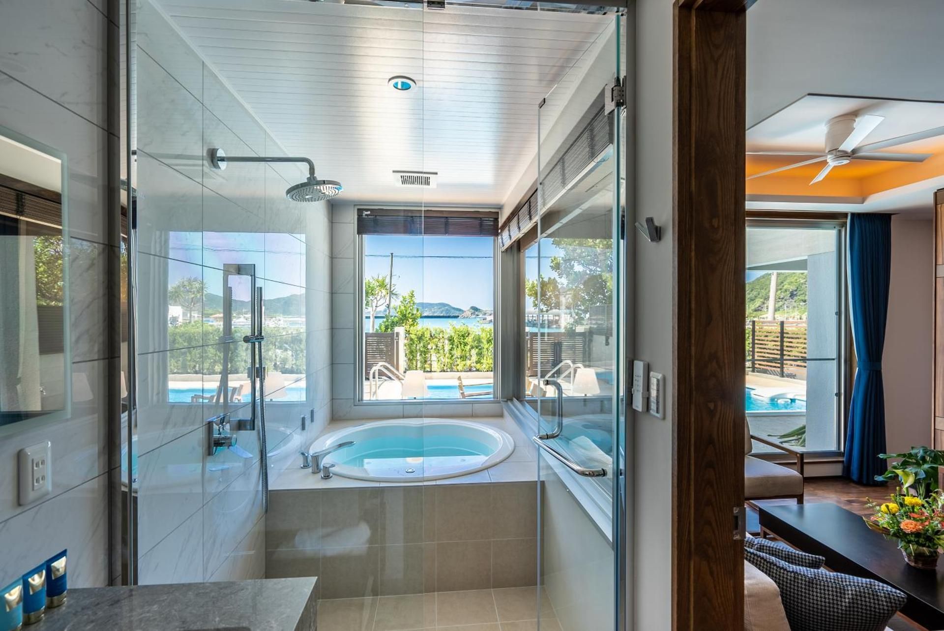 King Suite with Pool View