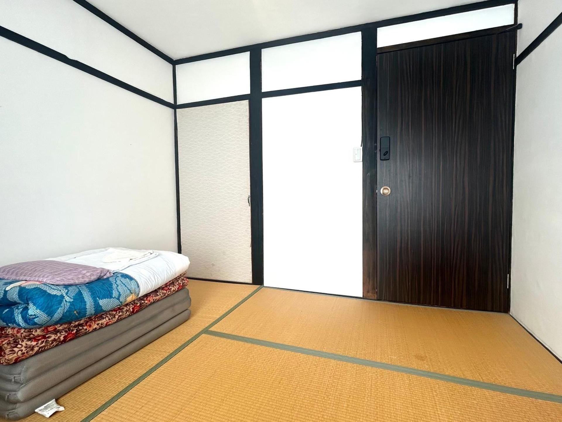 Single Room with Shared Shower and Toilet