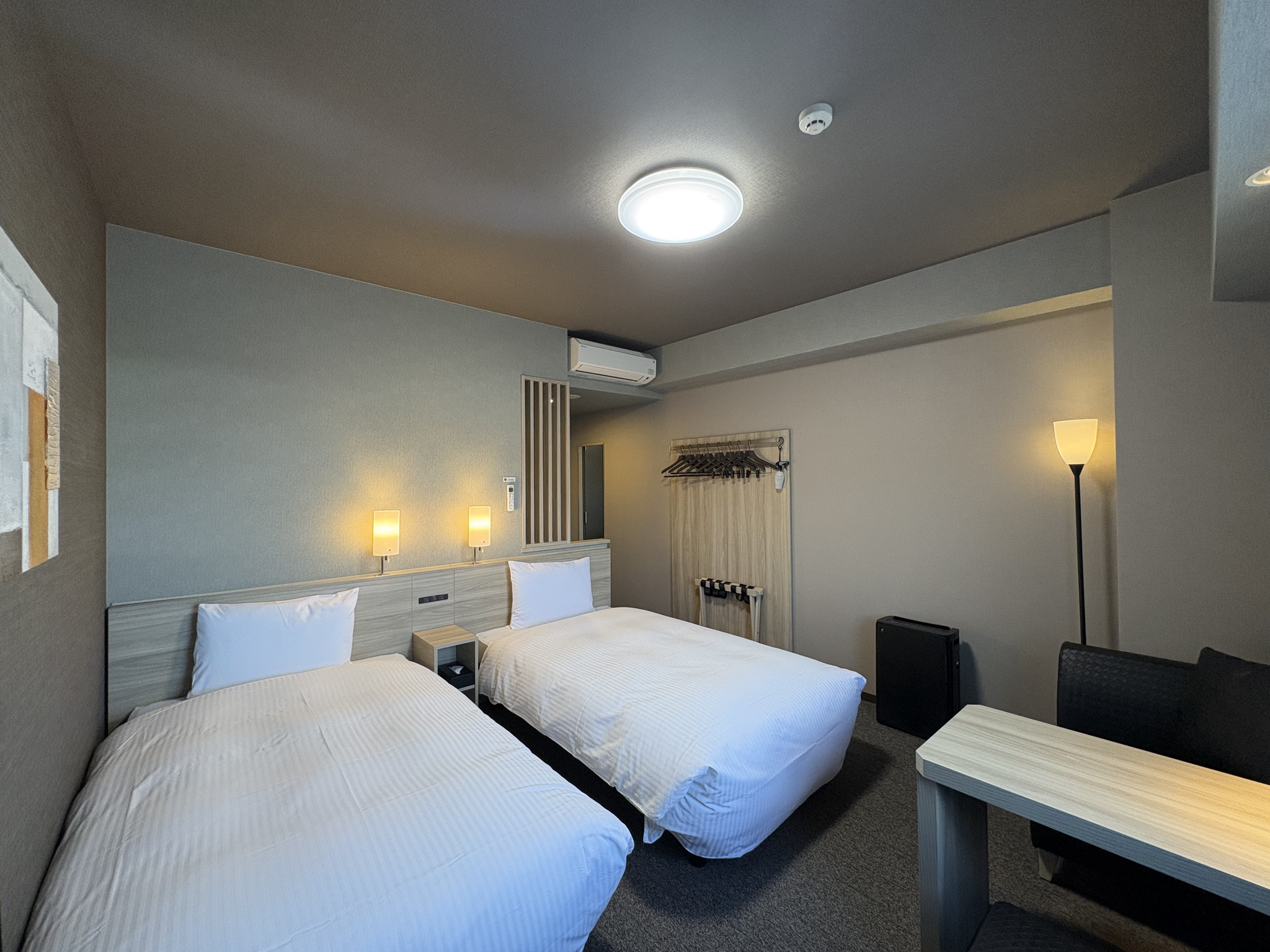 Twin Room -Smoking, E-Cigarettes Only