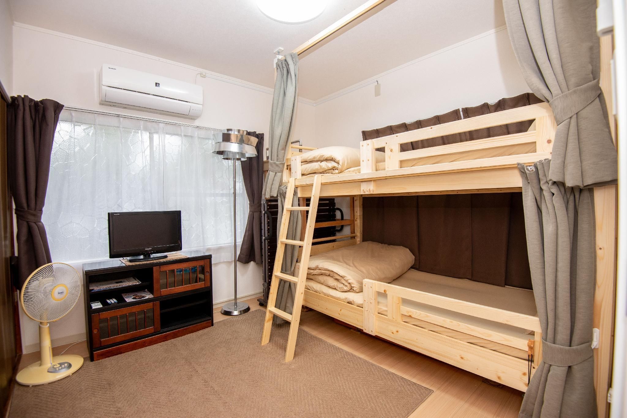 1 Bunk Bed Mixed Dormitory
