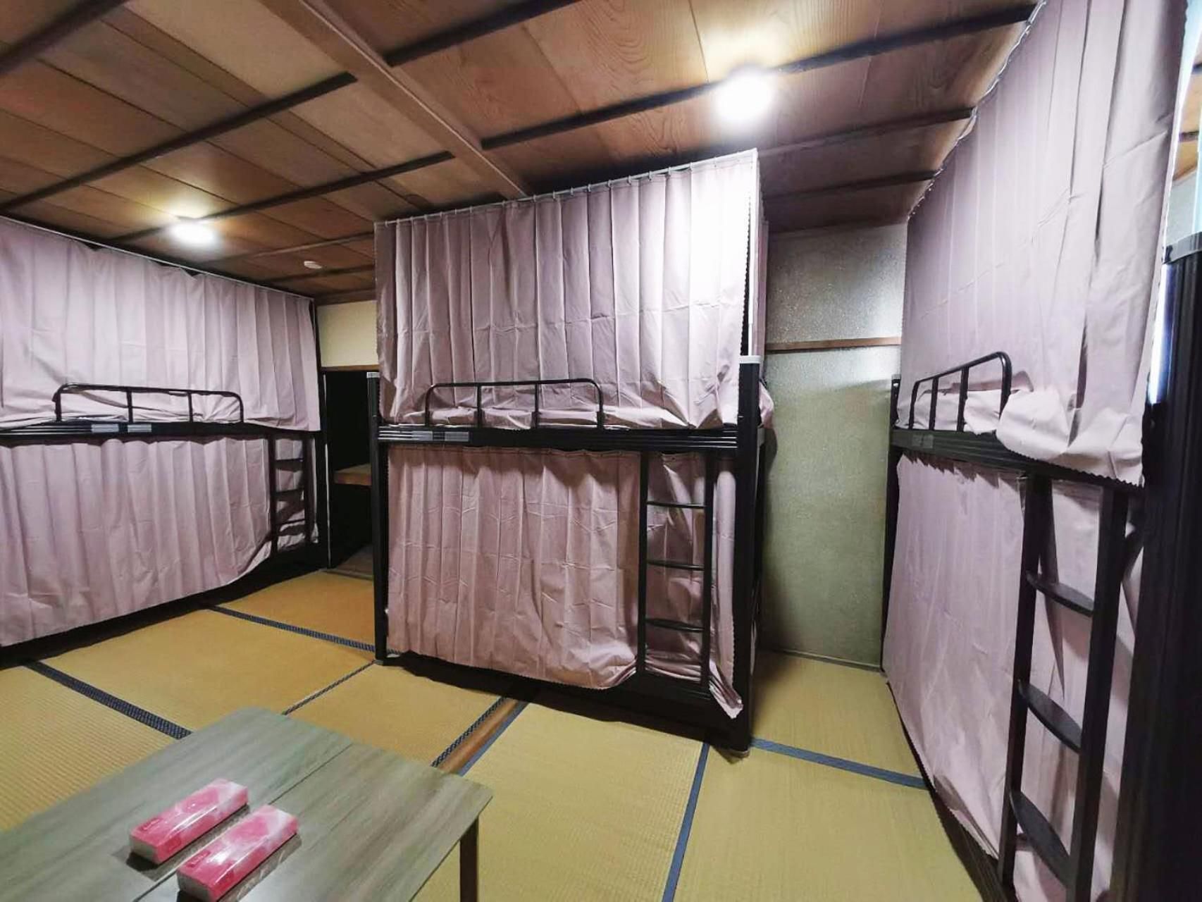 Single Bed in Mixed Dormitory Room