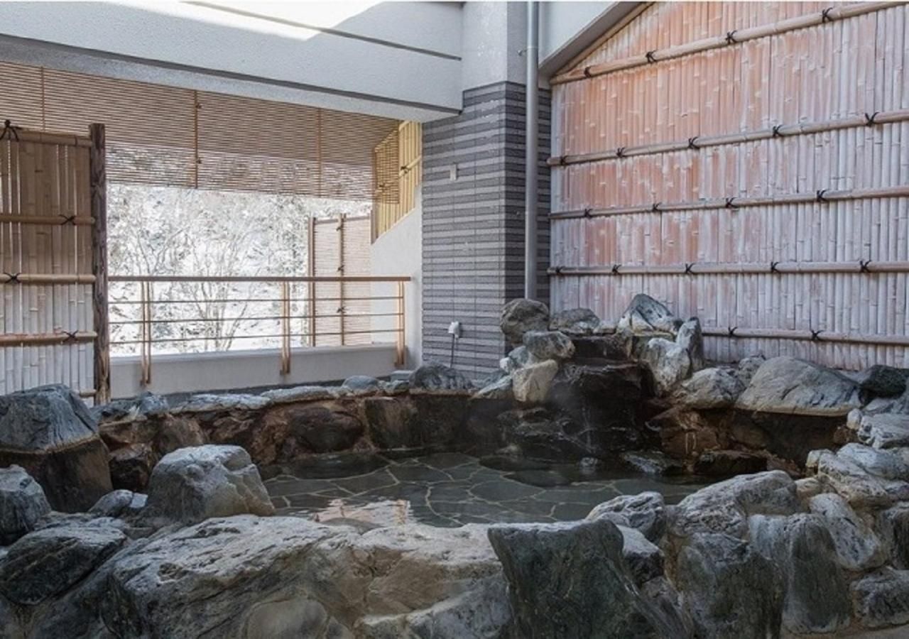 Standard Twin Room with Tatami Area and Private Bathroom - Non-Smoking