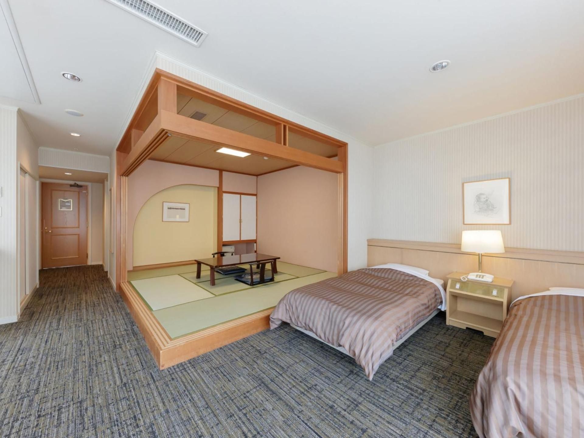 Standard Twin Room with Tatami Area and Private Bathroom - Non-Smoking