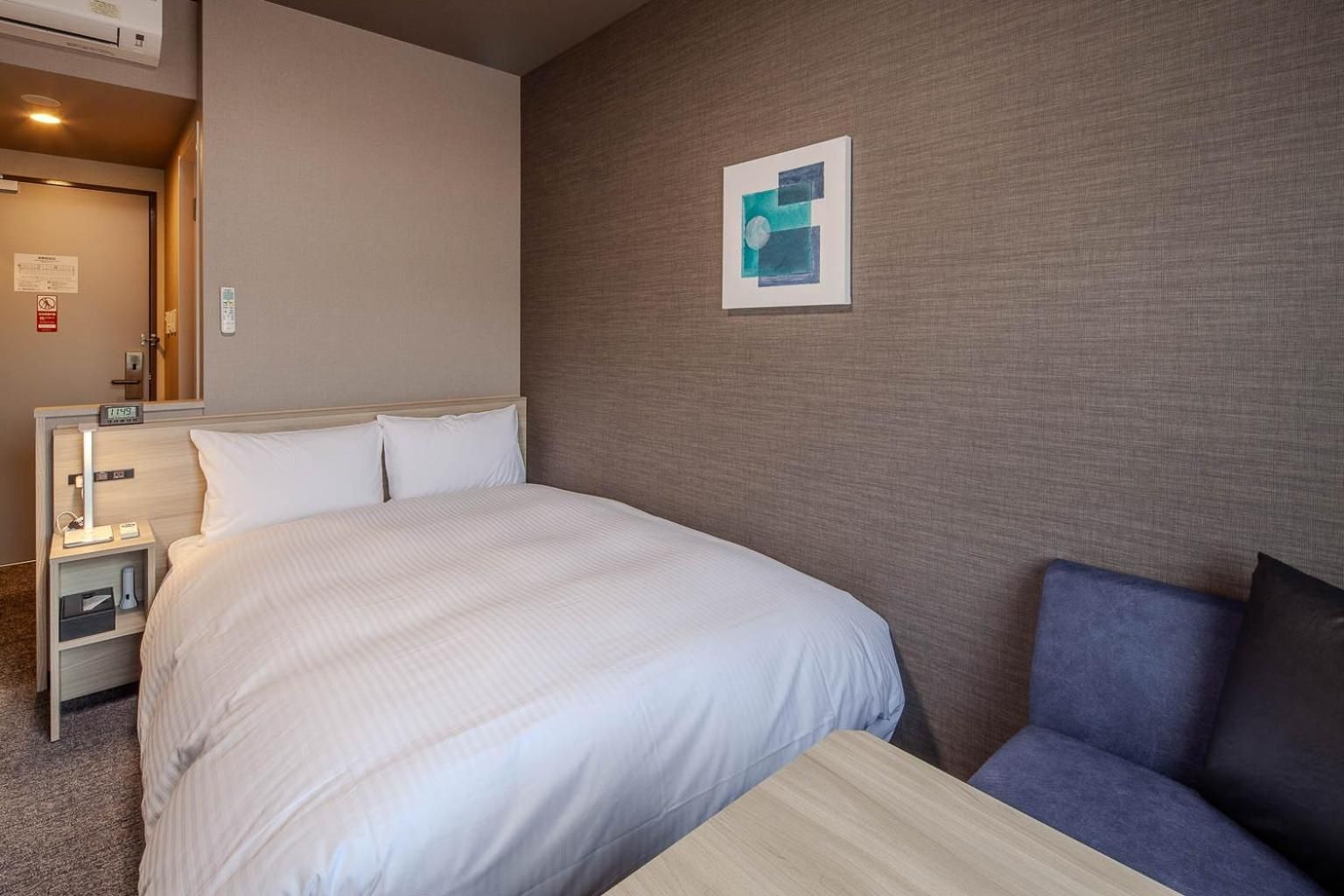 Semi Double Room - Non-Smoking