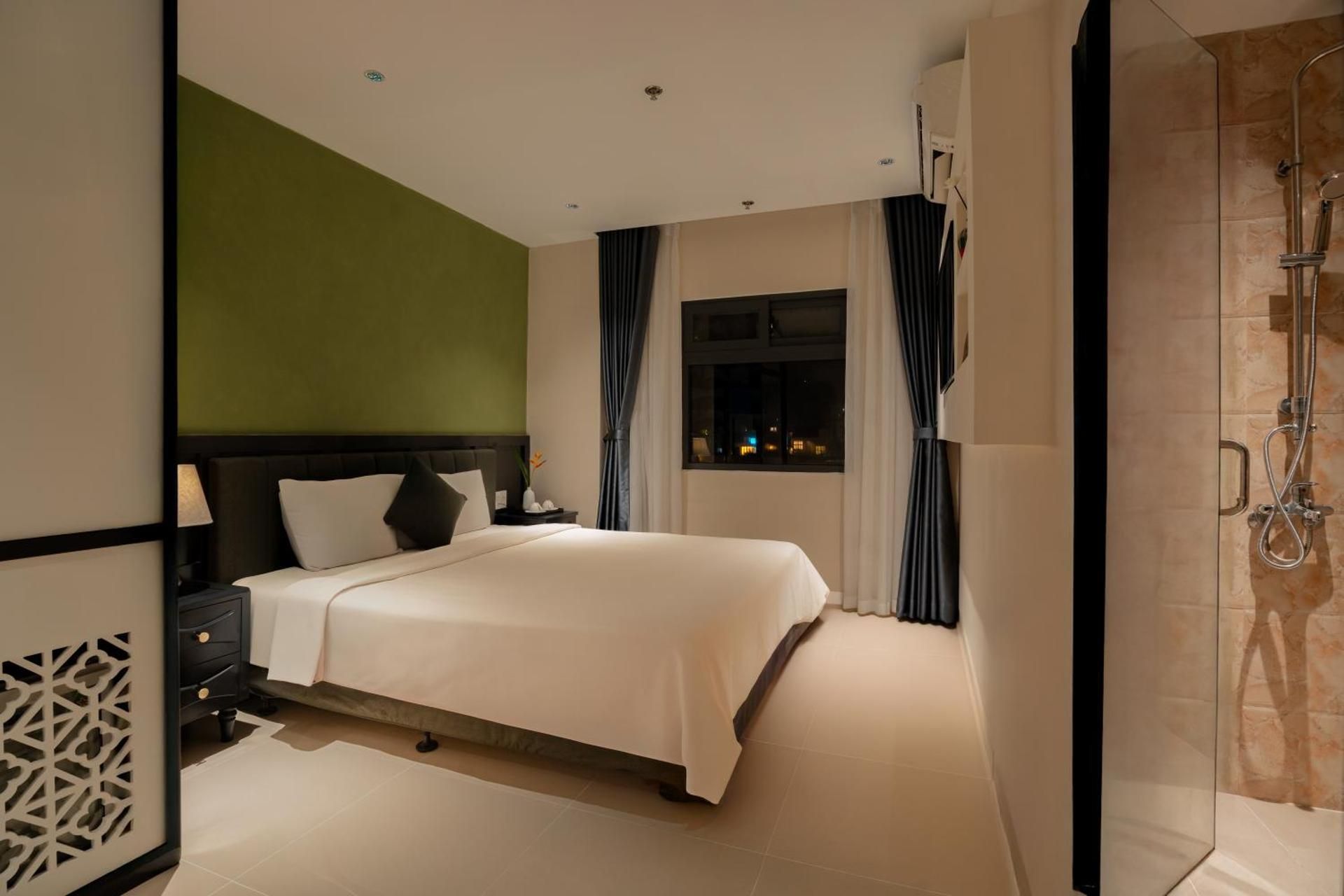 Superior King Room