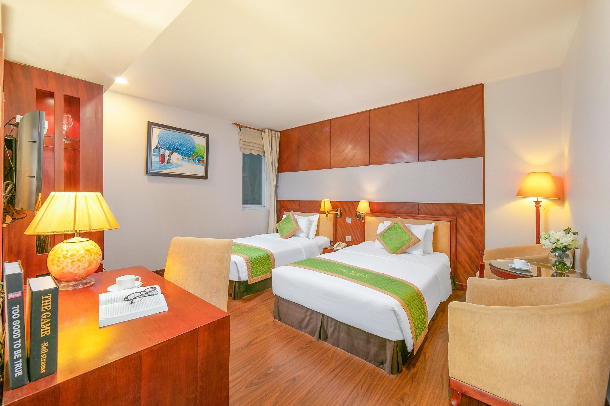 Deluxe Double or Twin Room with No View