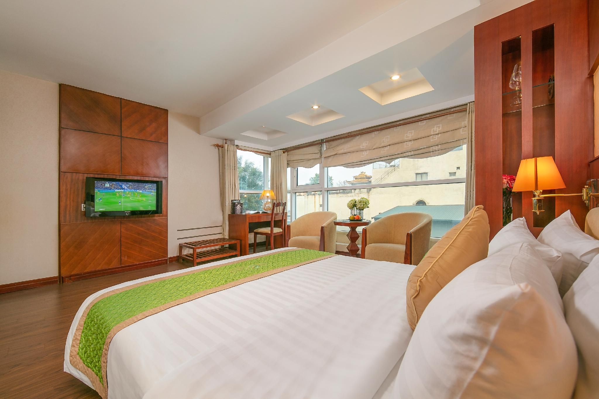 Executive Suite with Balcony