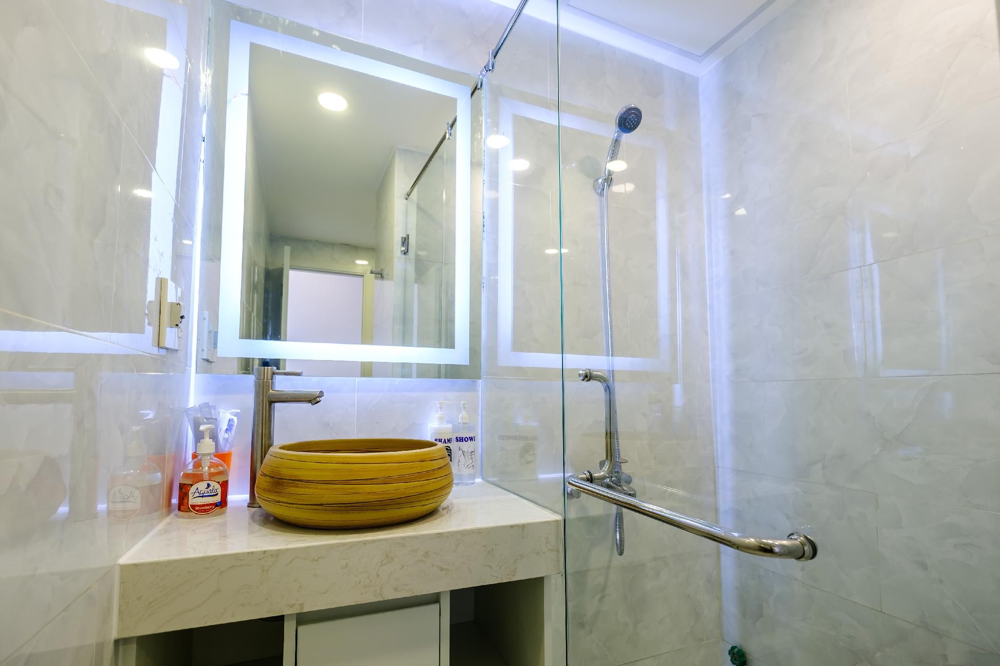 2-Bedroom Sea View Apartment