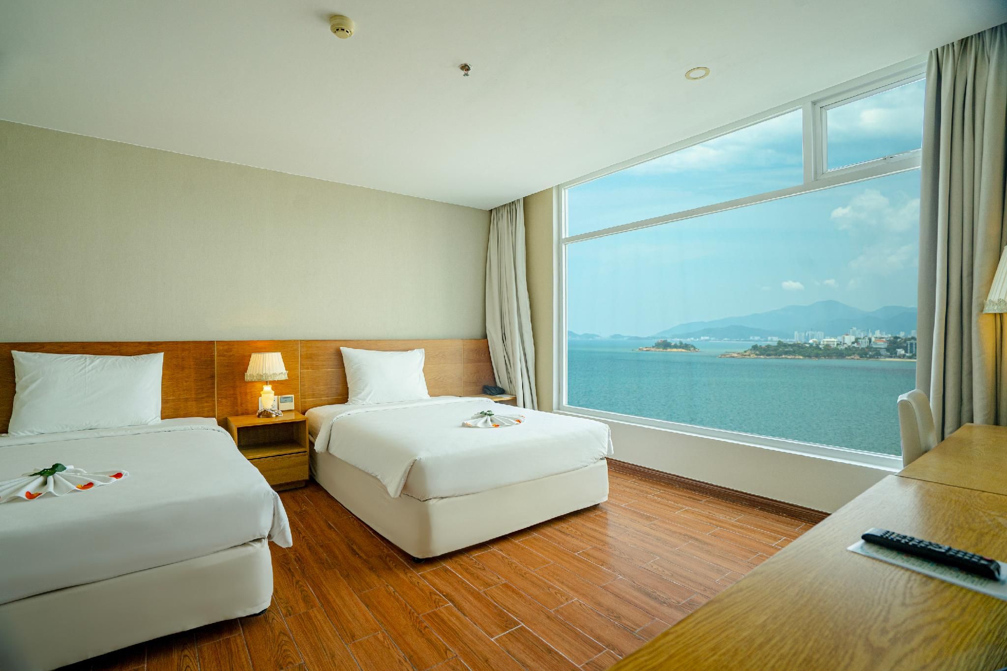 Deluxe Ocean View With Twin Bed