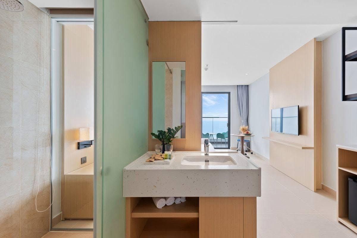 Premier Ocean View Room with Balcony