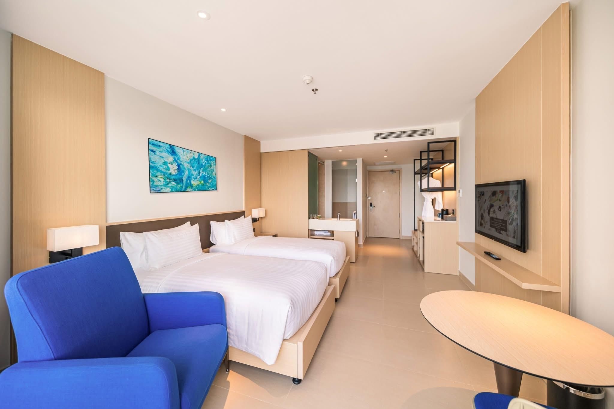 Deluxe Sea View Double or Twin Room with Balcony