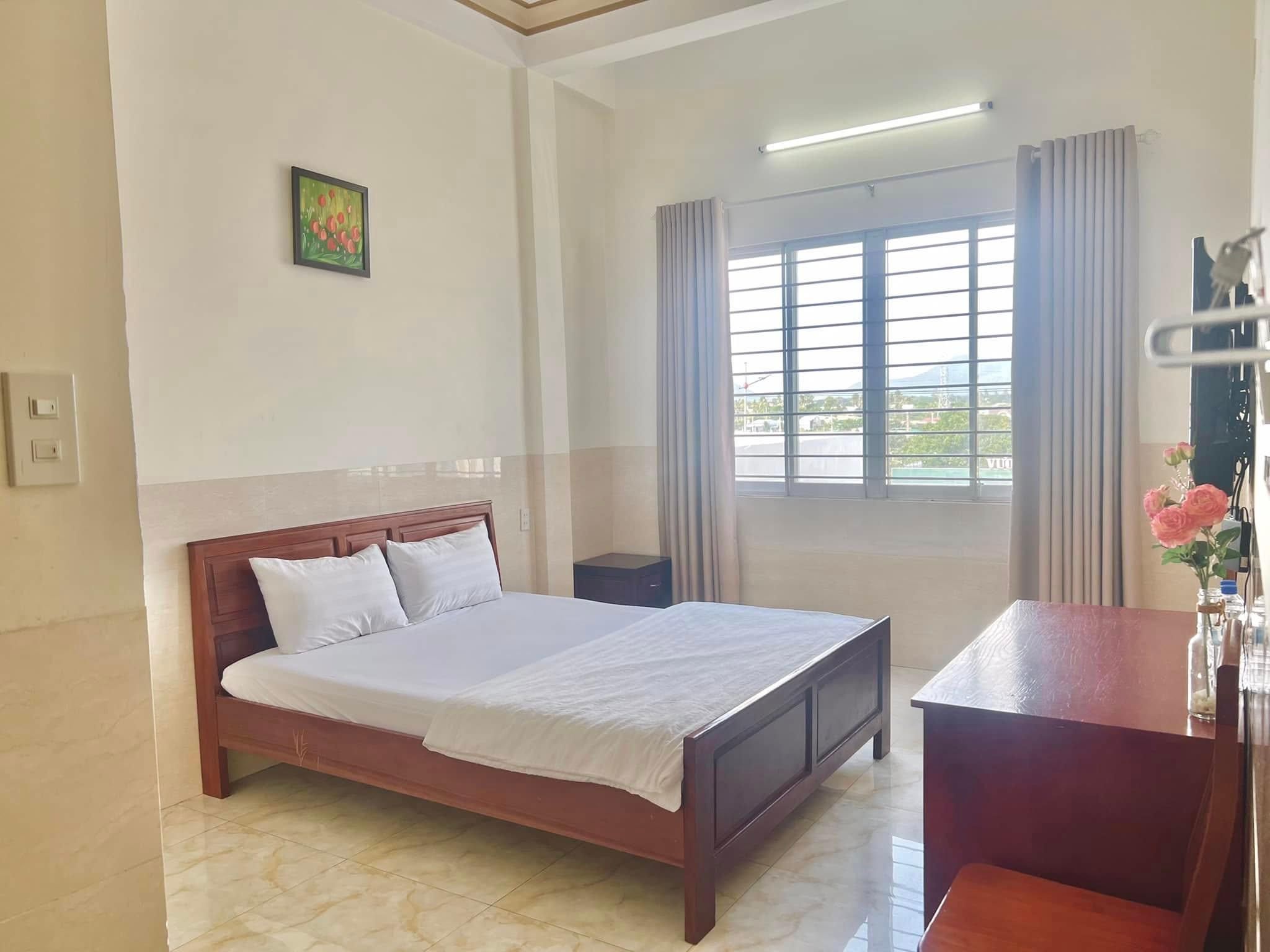 Standard - 1 Queen Bed, Non-Smoking