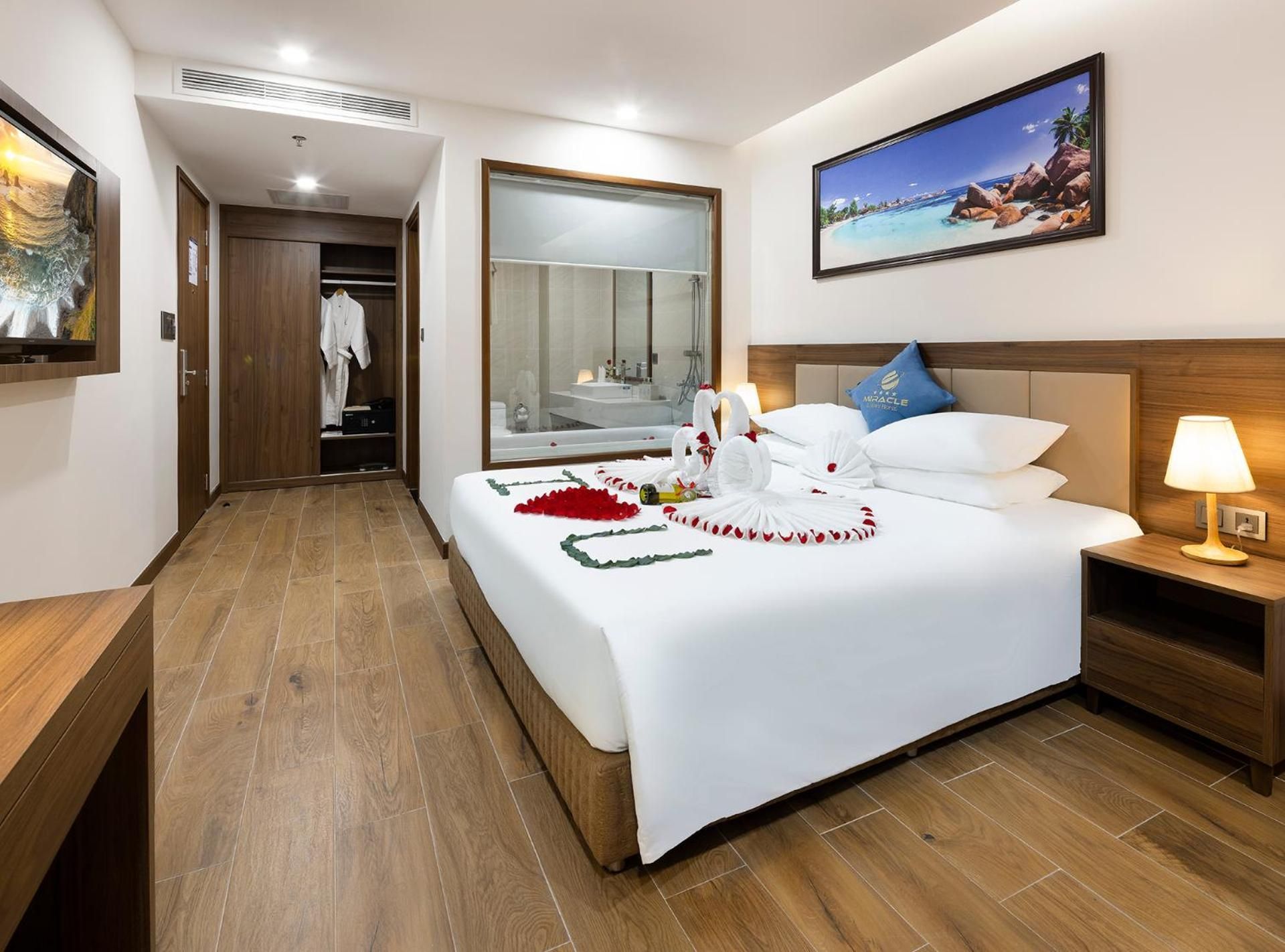 Senior Deluxe Double or Twin Room with Sea View
