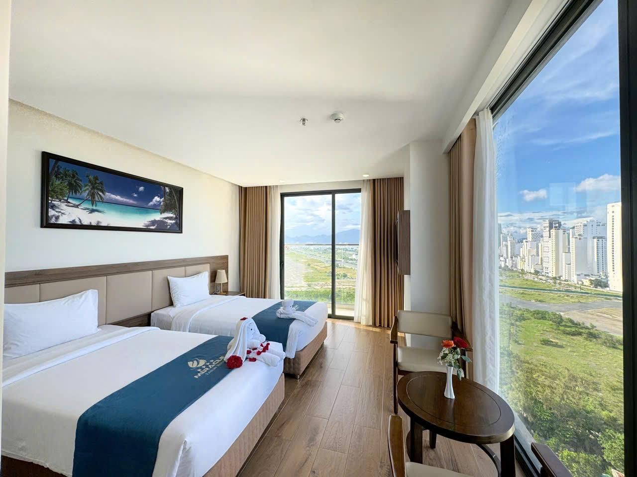 Senior Deluxe Double Twin Room with Window, City View