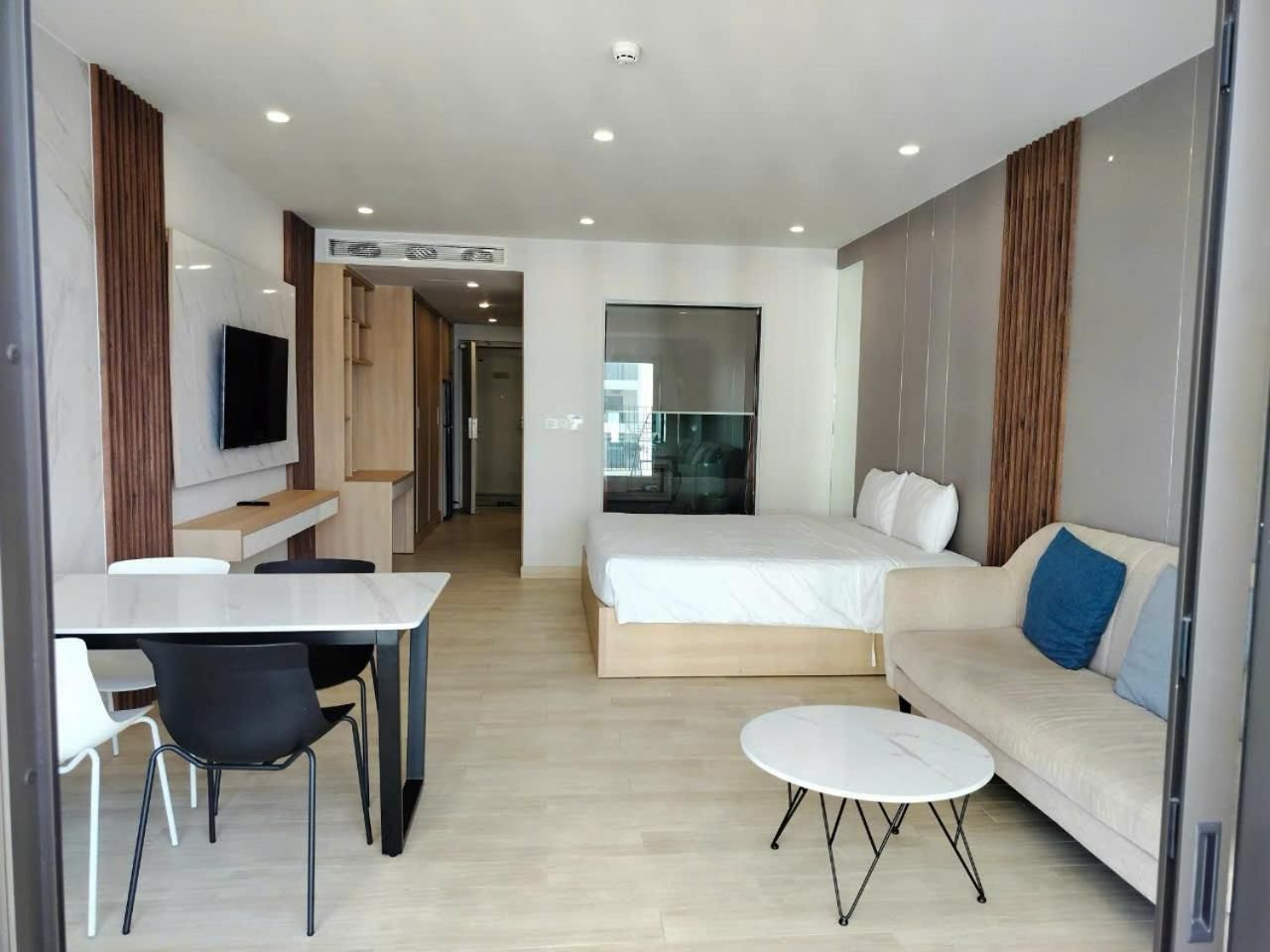 Studio Apartment