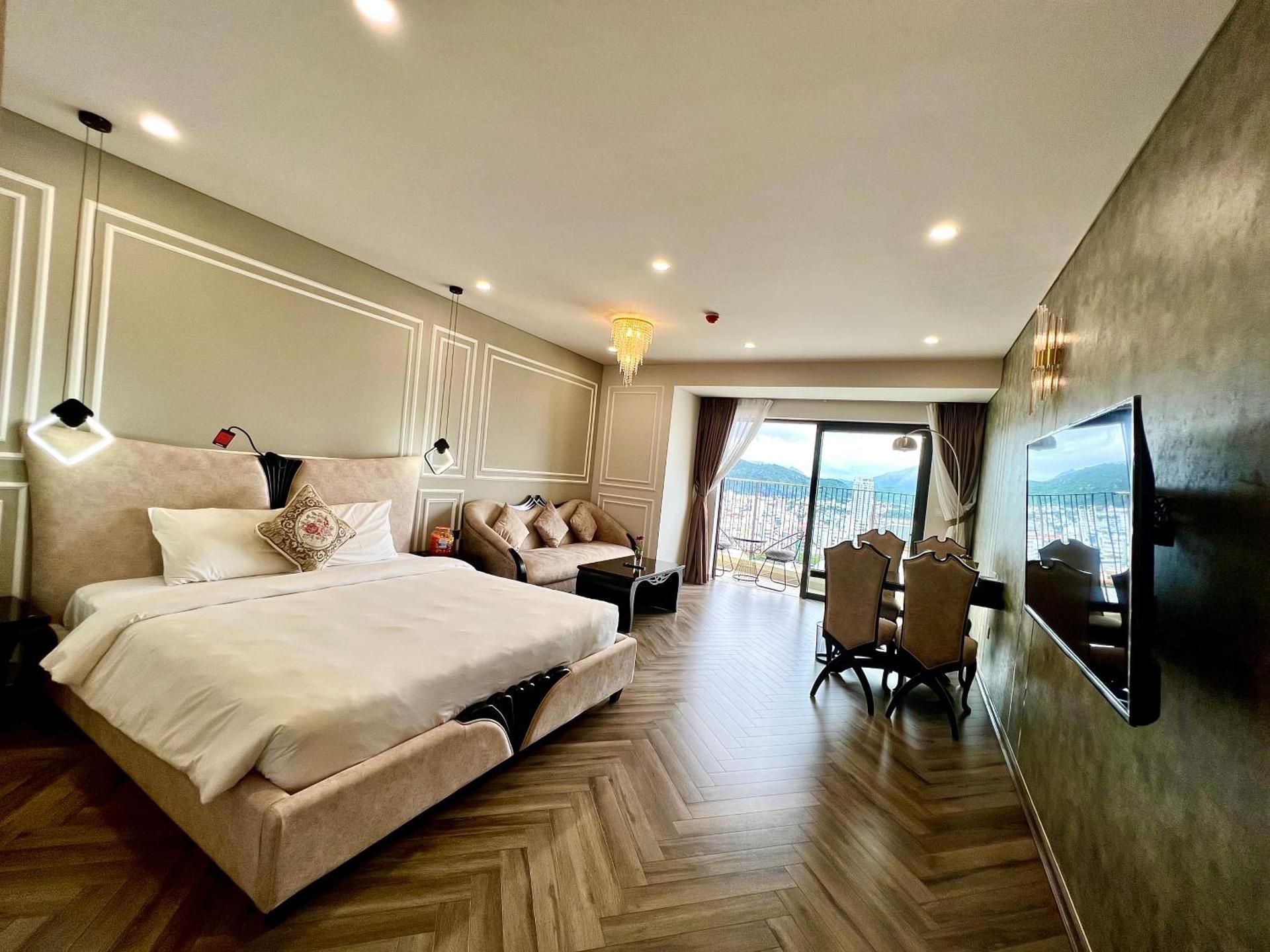 Studio Apartment