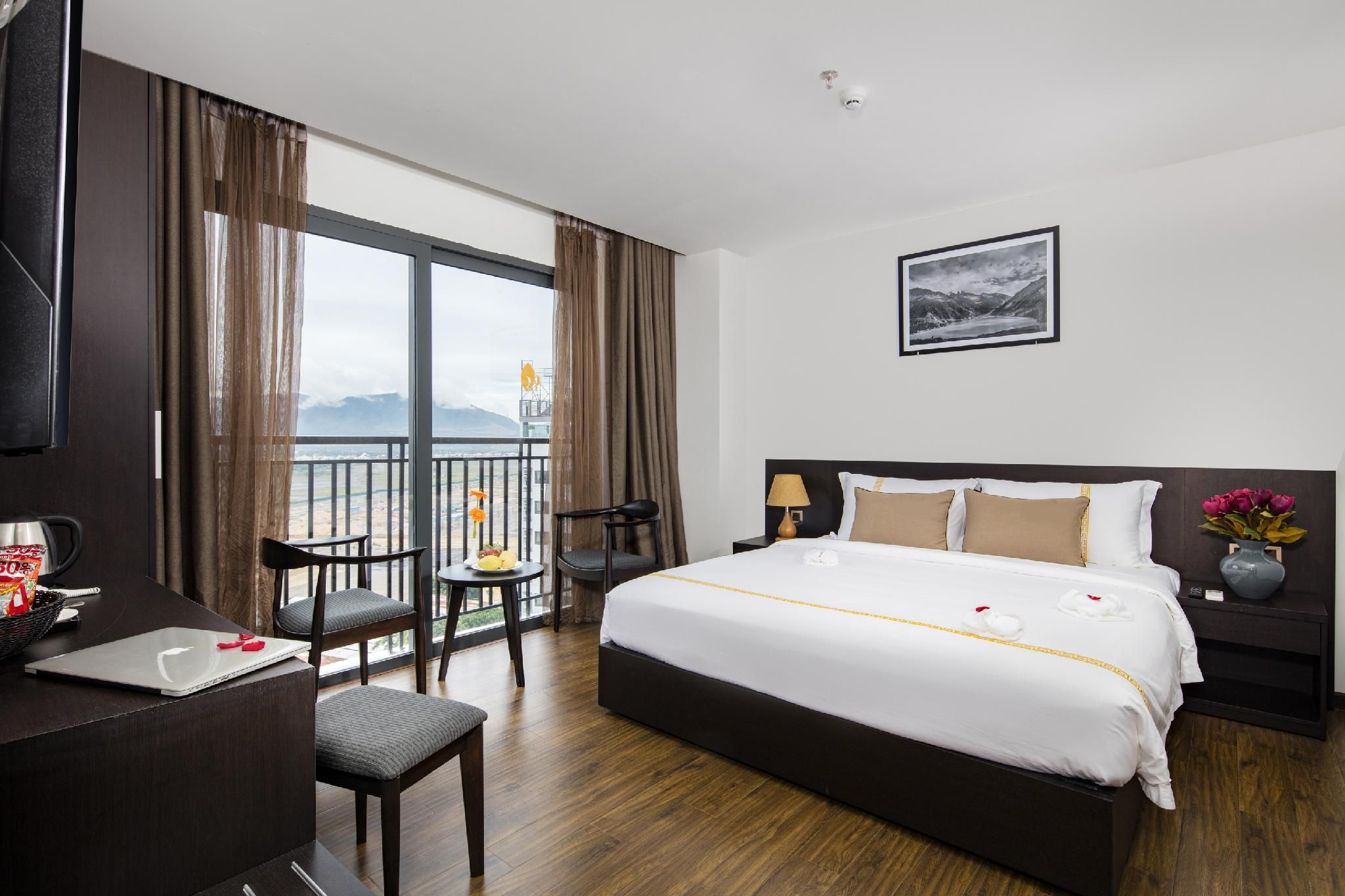 Deluxe Double - Free Breakfast for 2 People