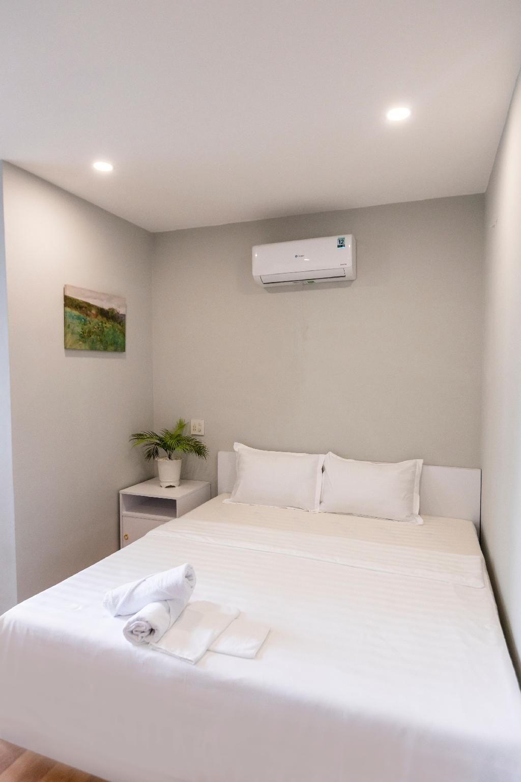Double Room Economy