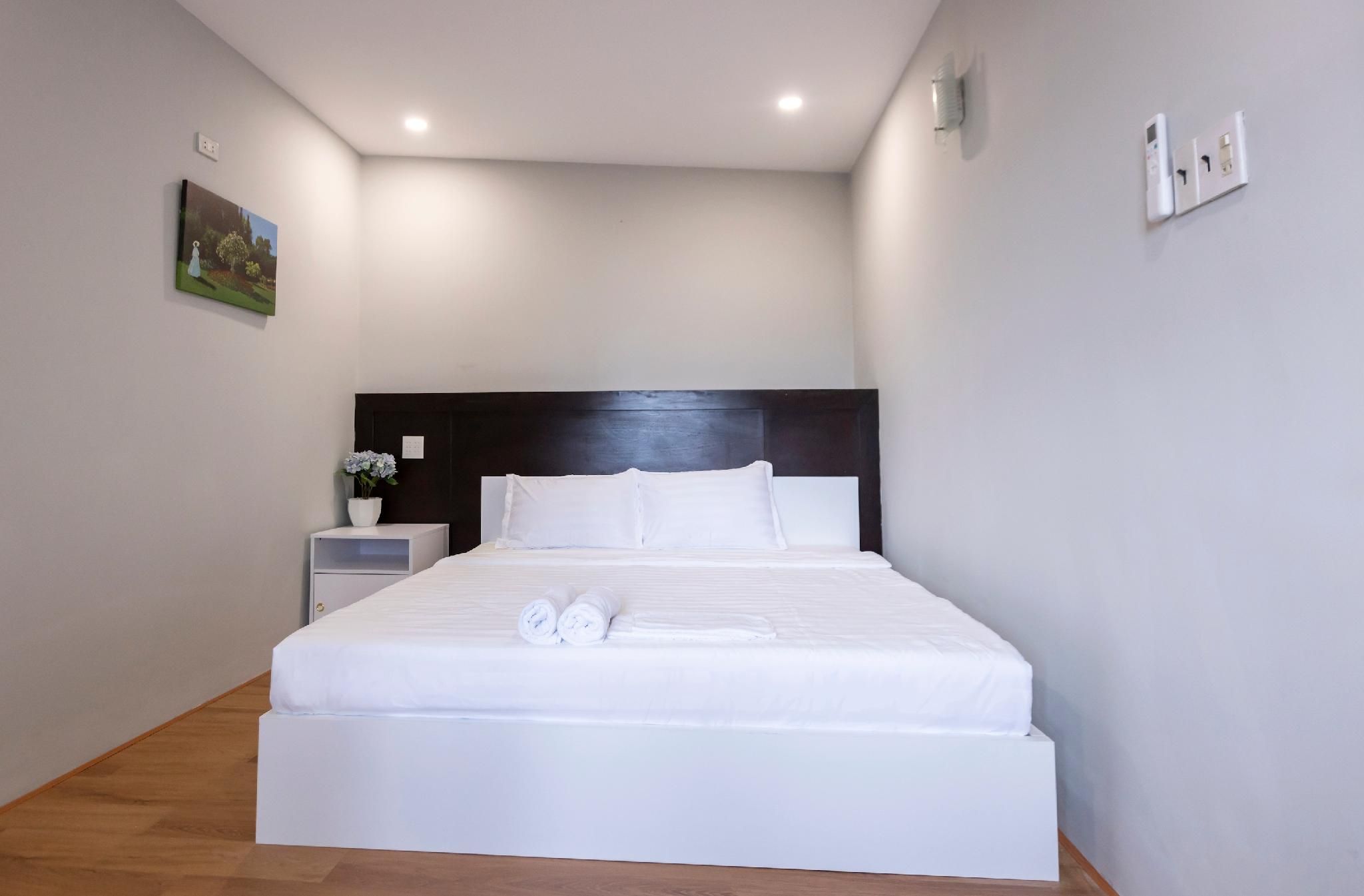 Double Room Economy