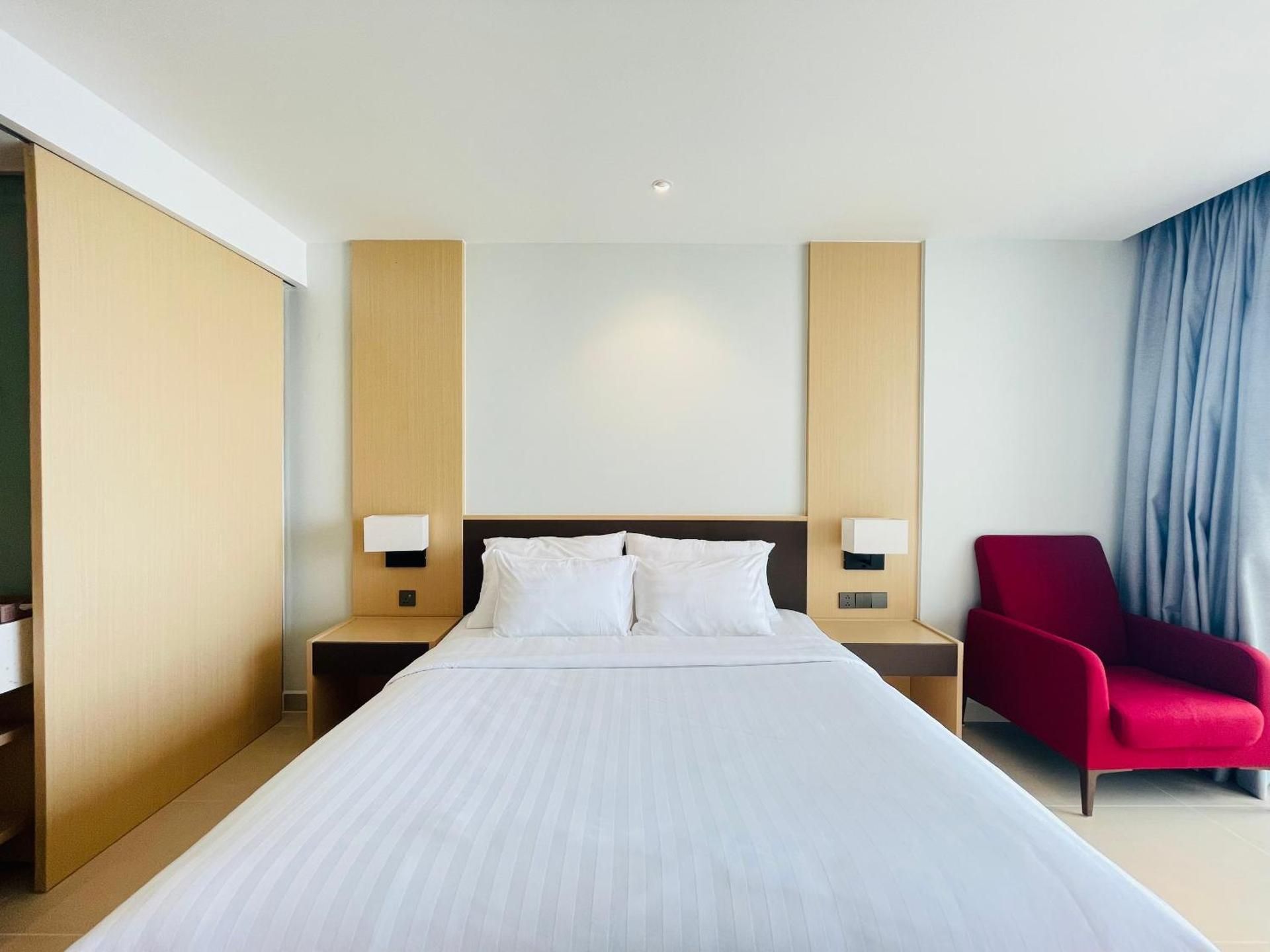 Queen Room with Garden View