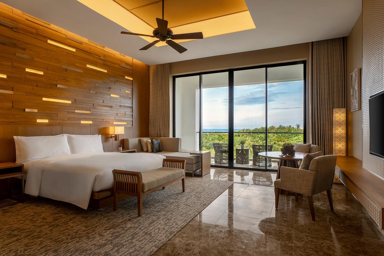 Premium King Balcony