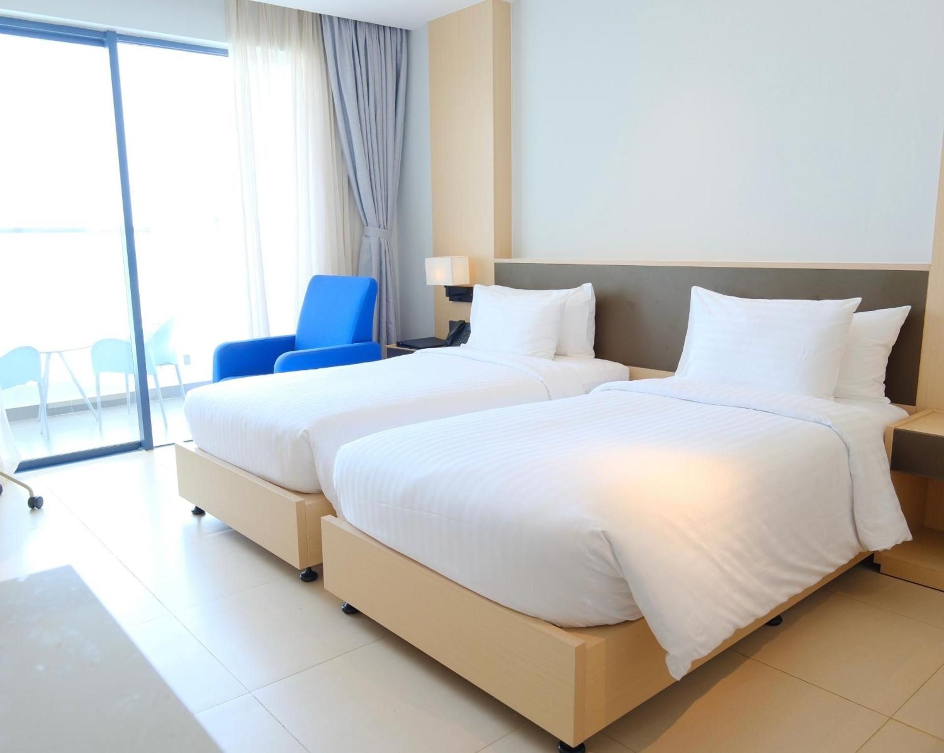 Twin Room with Sea View