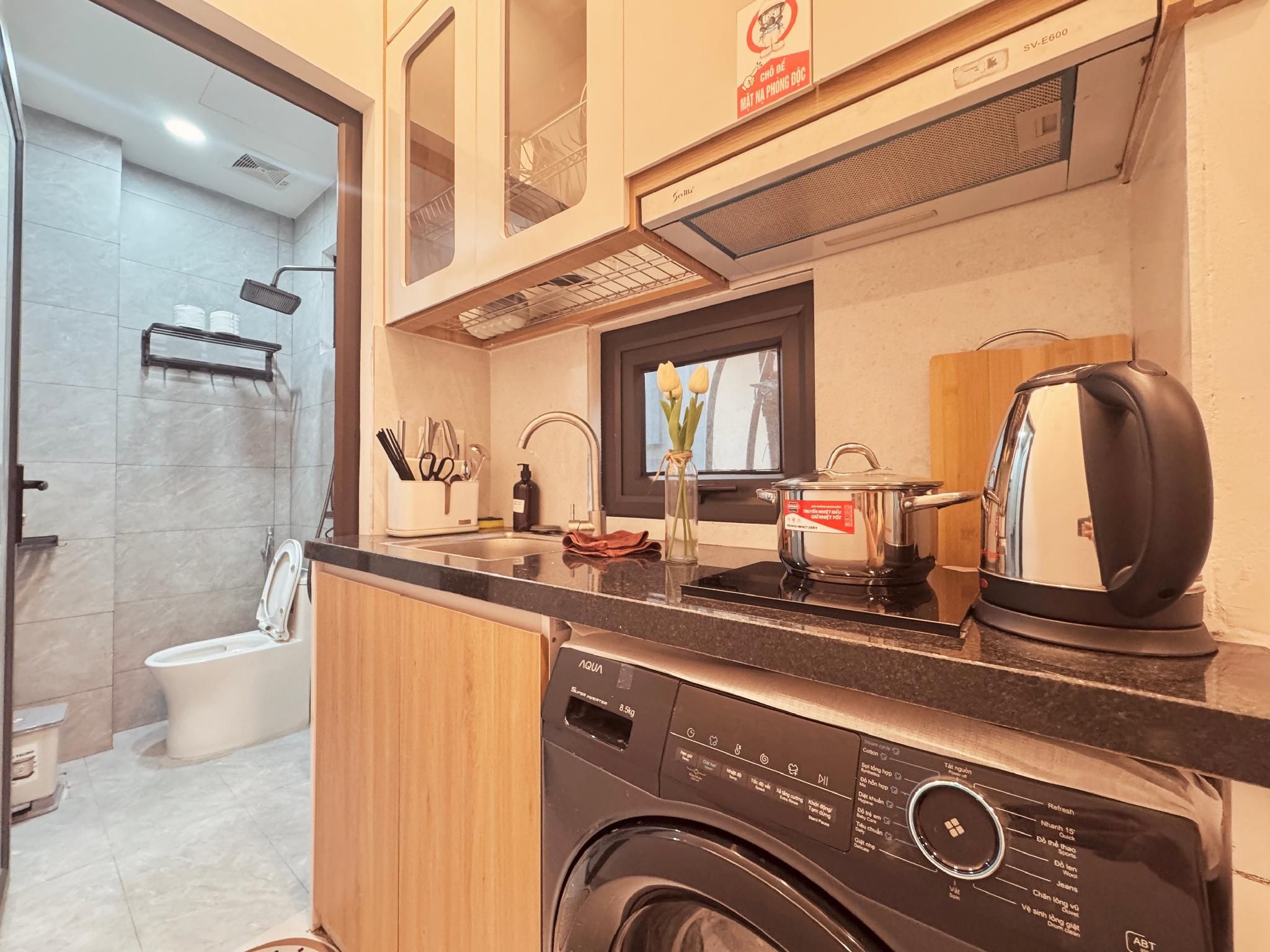 Apartment with Balcony and Kitchen