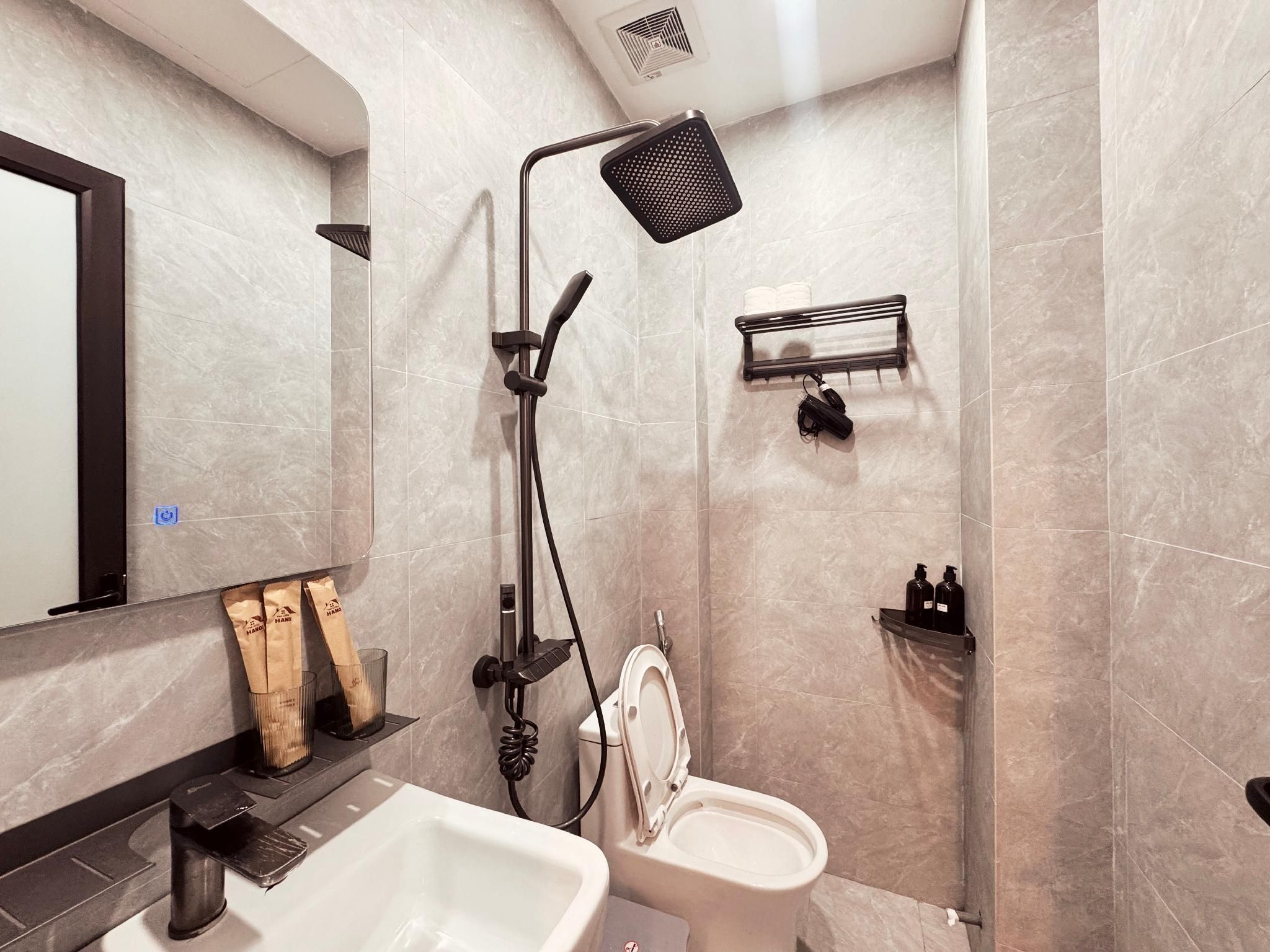 1-Bedroom Apartment 1 with Balcony