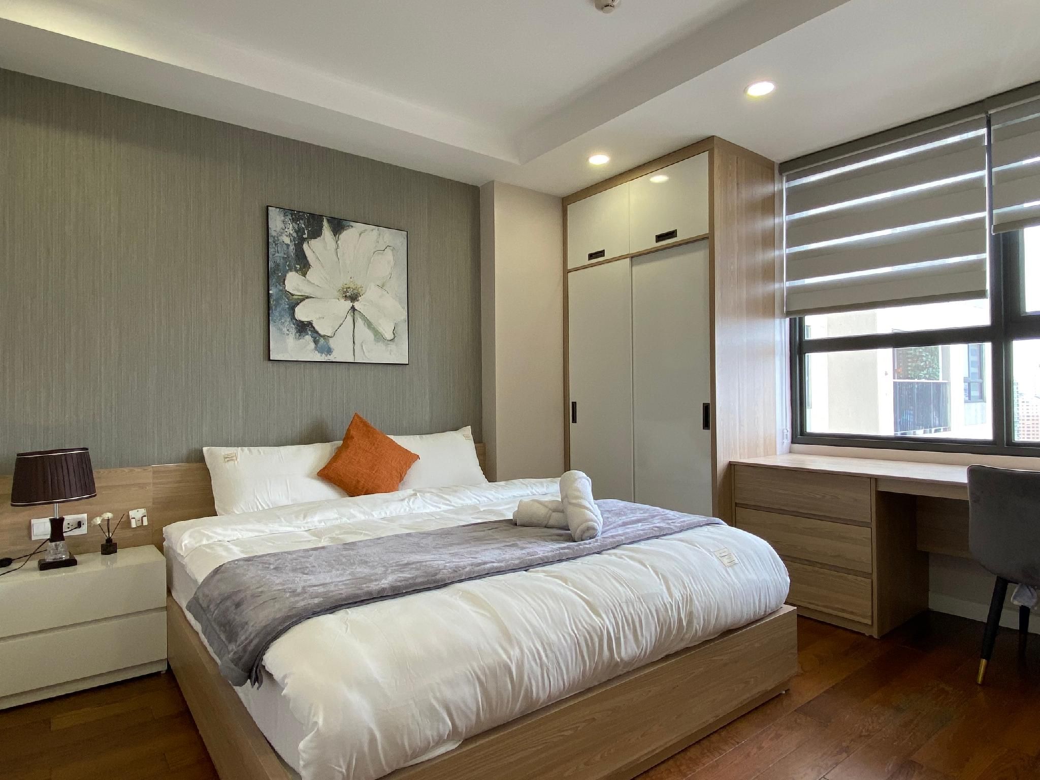3 Bed Apartment, Self Entry