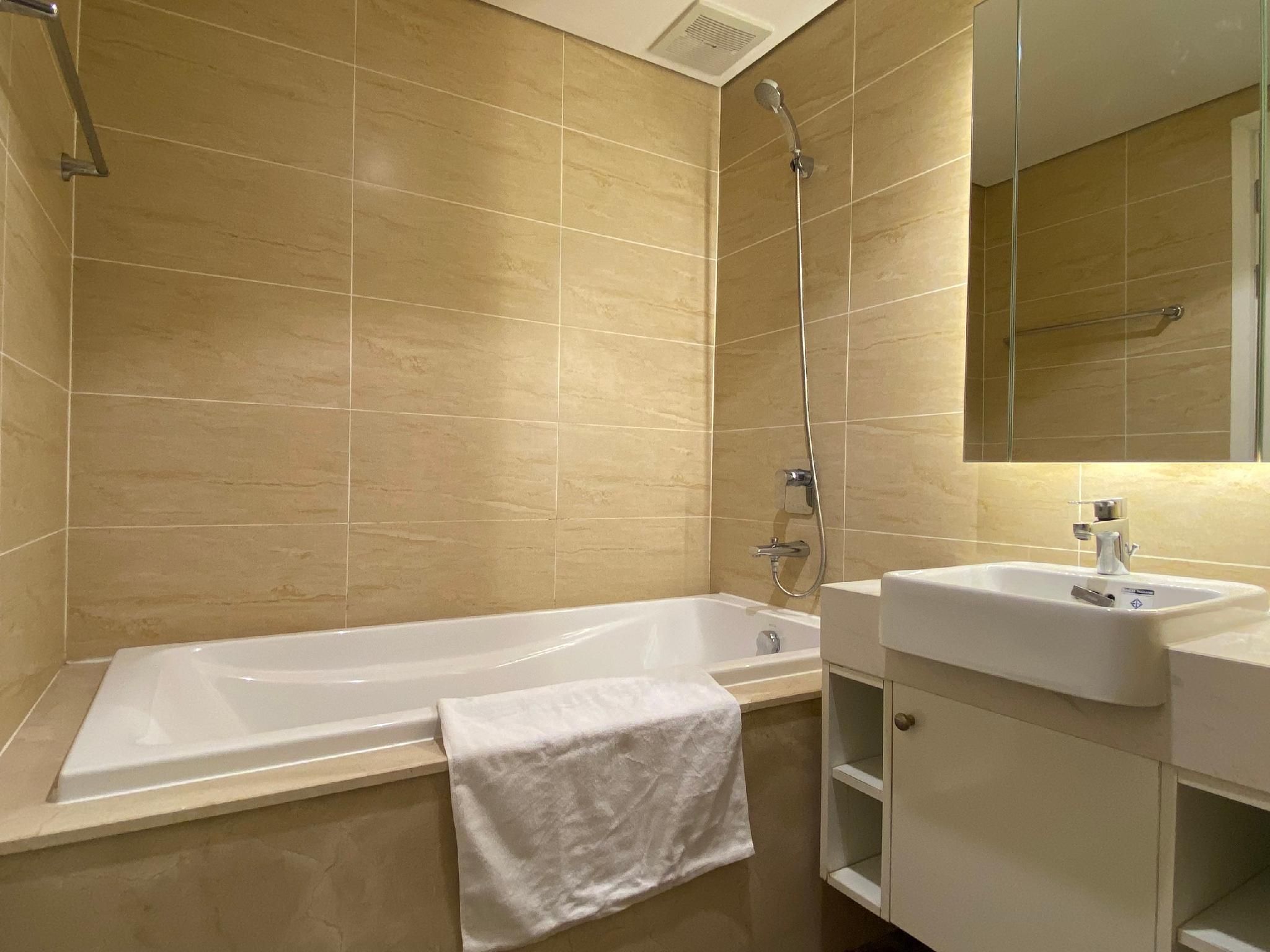 2 Bedroom - 2 Bath Family Suite