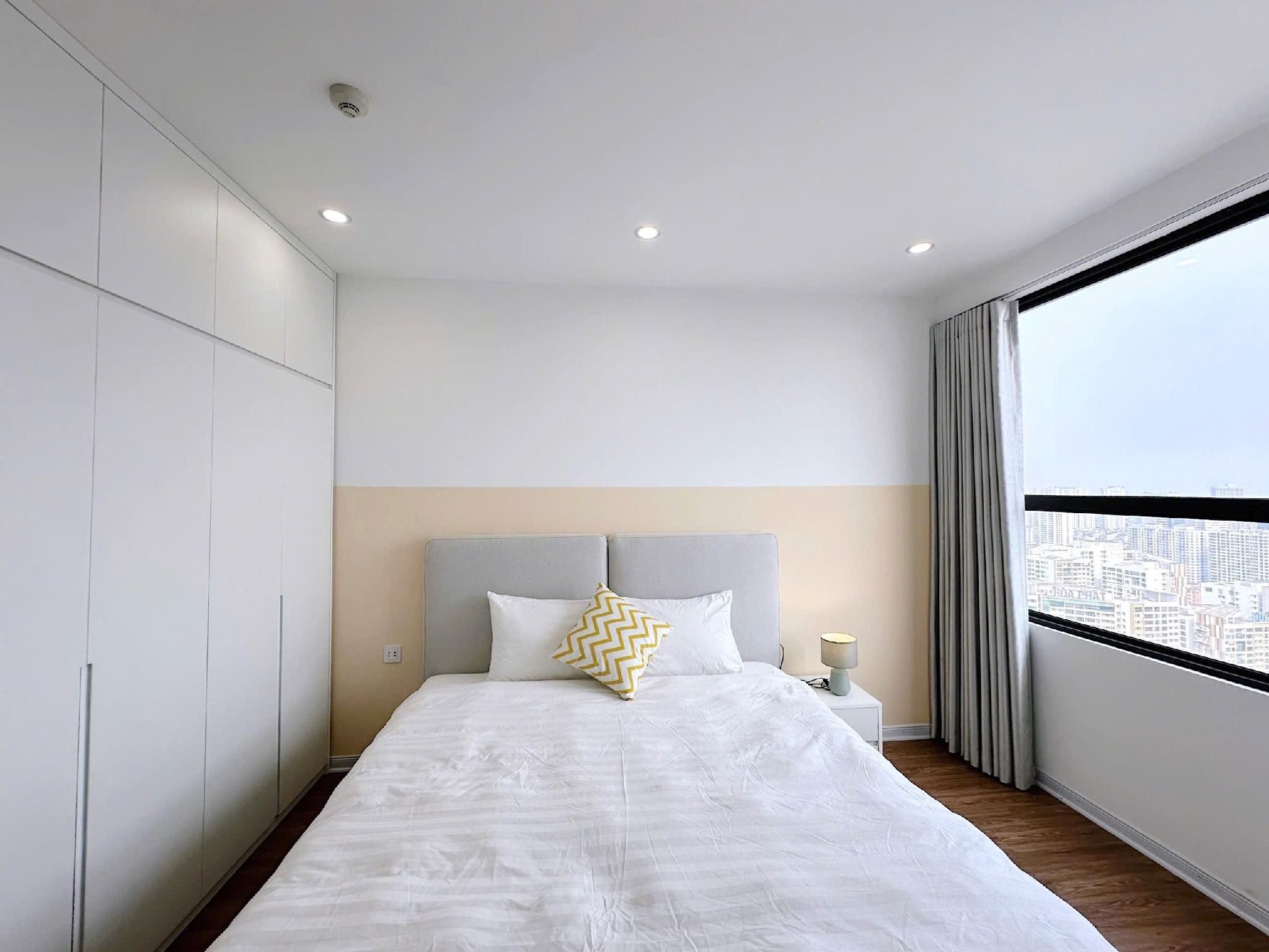 1 Bedroom Apartment with Balcony and Views