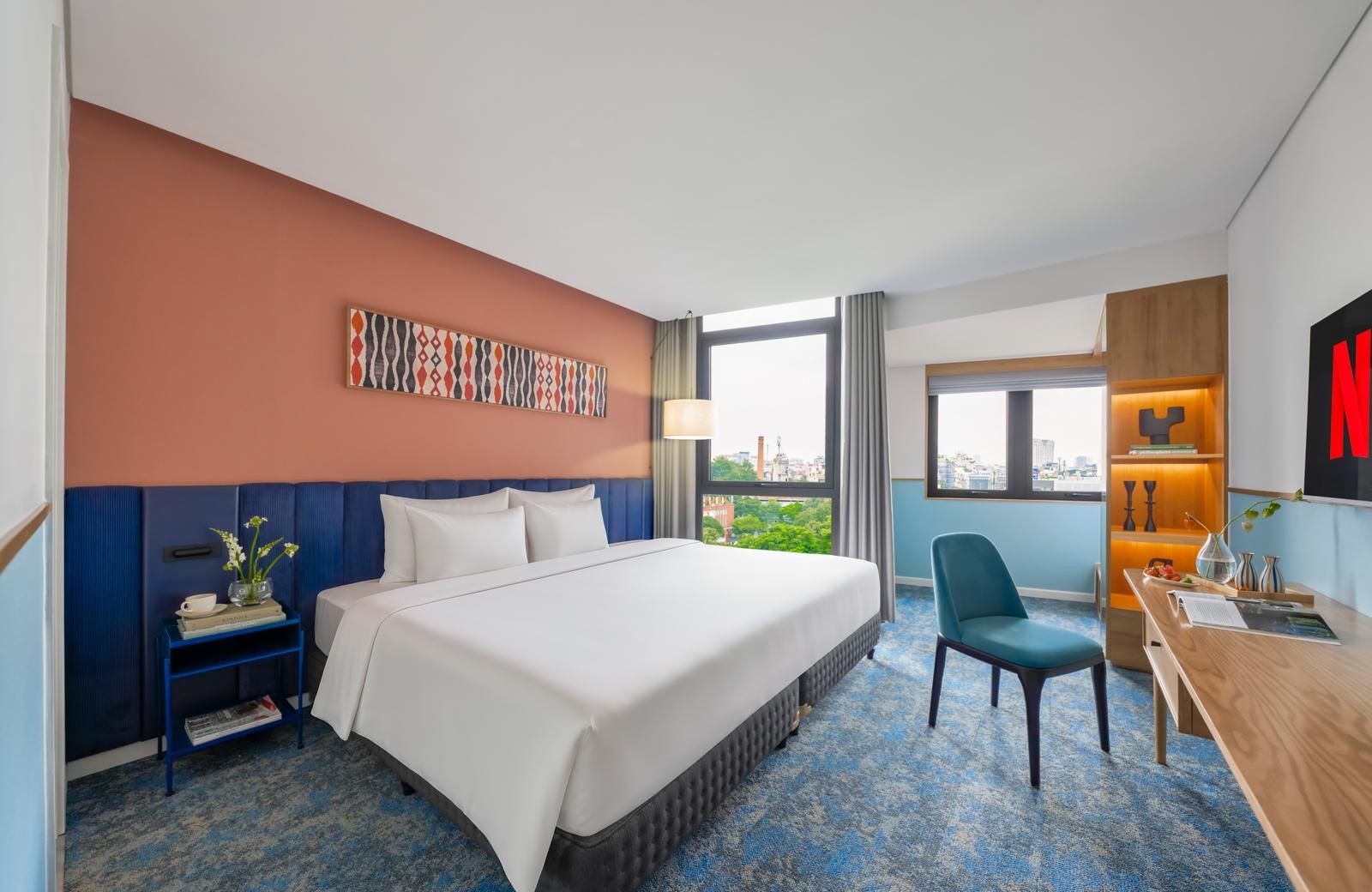 Deluxe City View King Bed