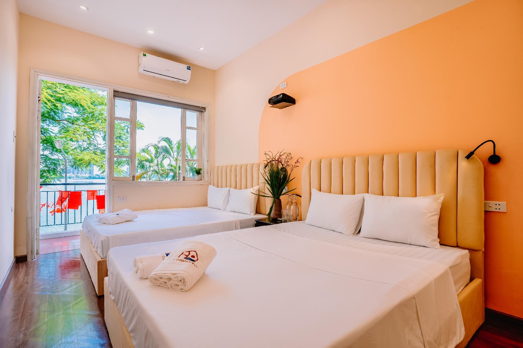 Lake View Twin Room