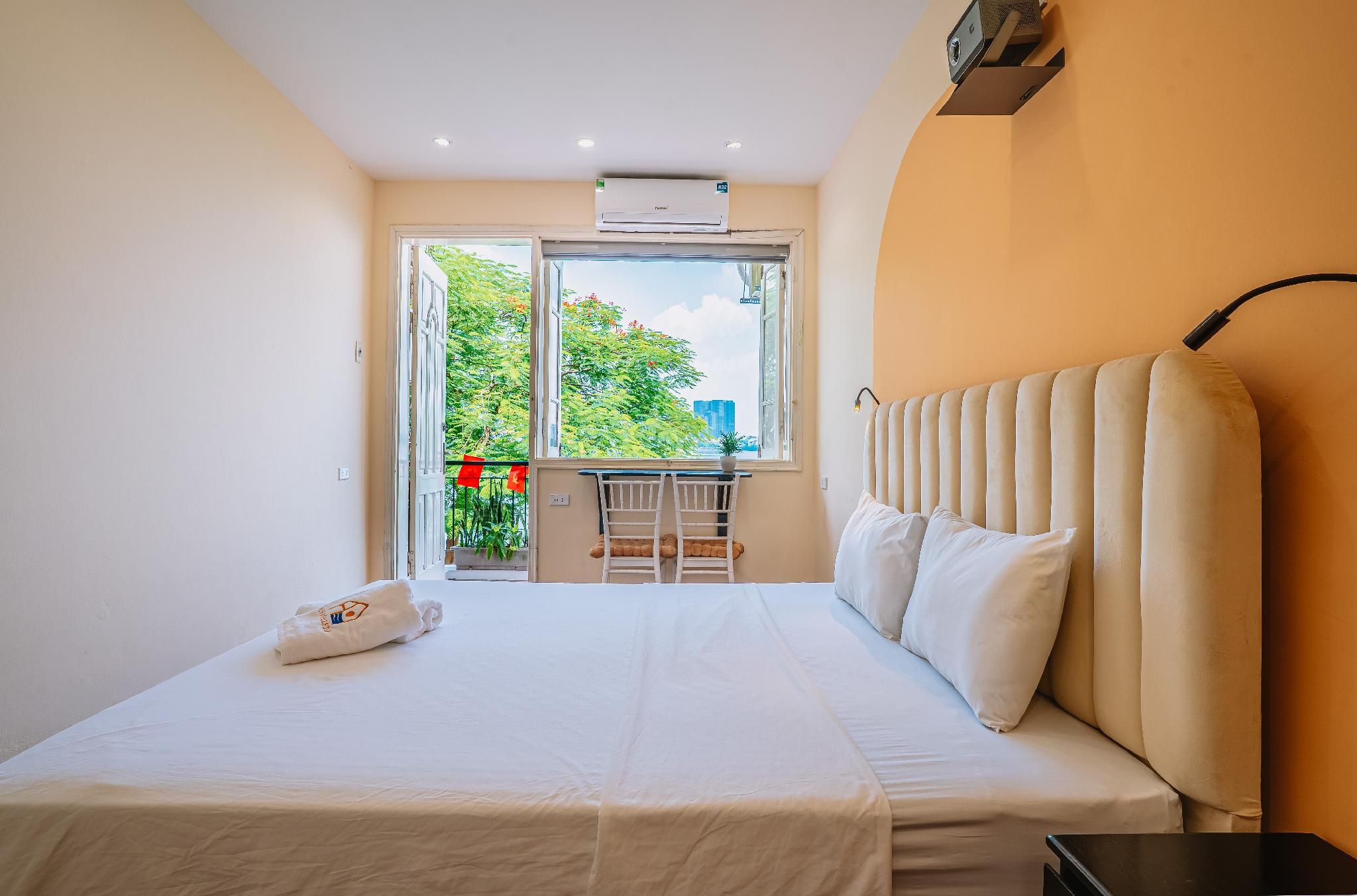Lake View - Double Room