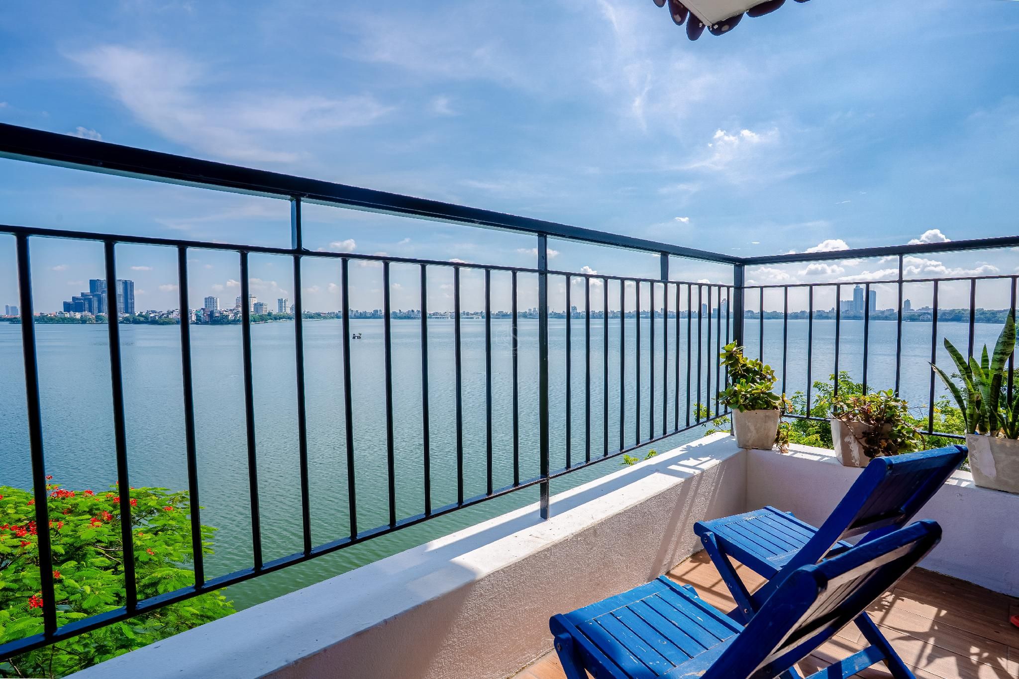 Lake View Deluxe Room with Balcony