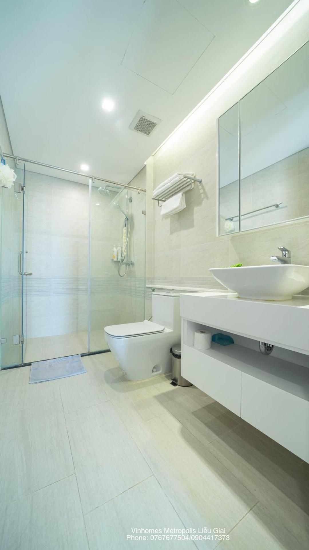 BOM HOMES- VINHOMES METROPOLIS-Service Apartment Three-Bedroom Apartment 2