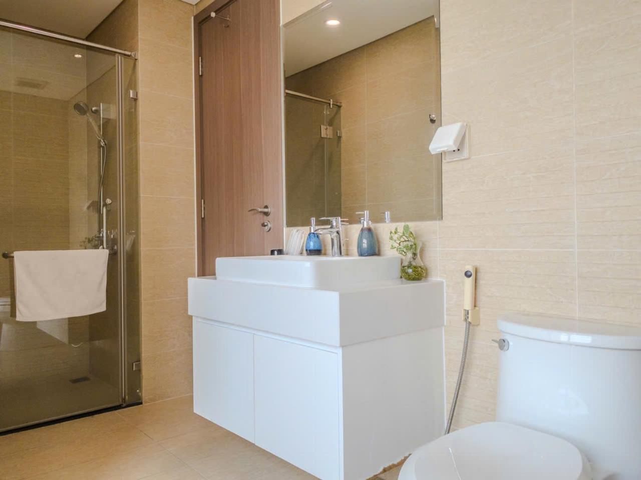 Three-Bedroom Apartment with Balcony