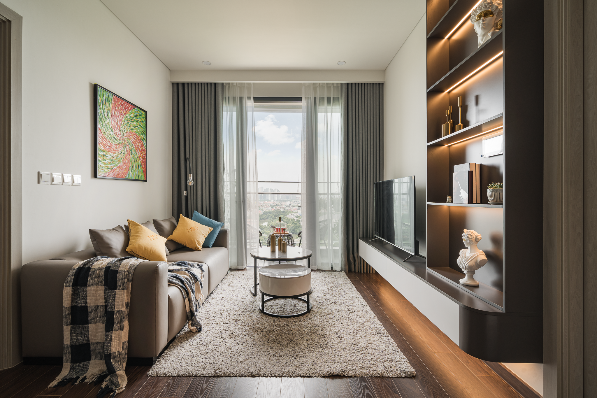 1 Bedroom and 1 Living Room