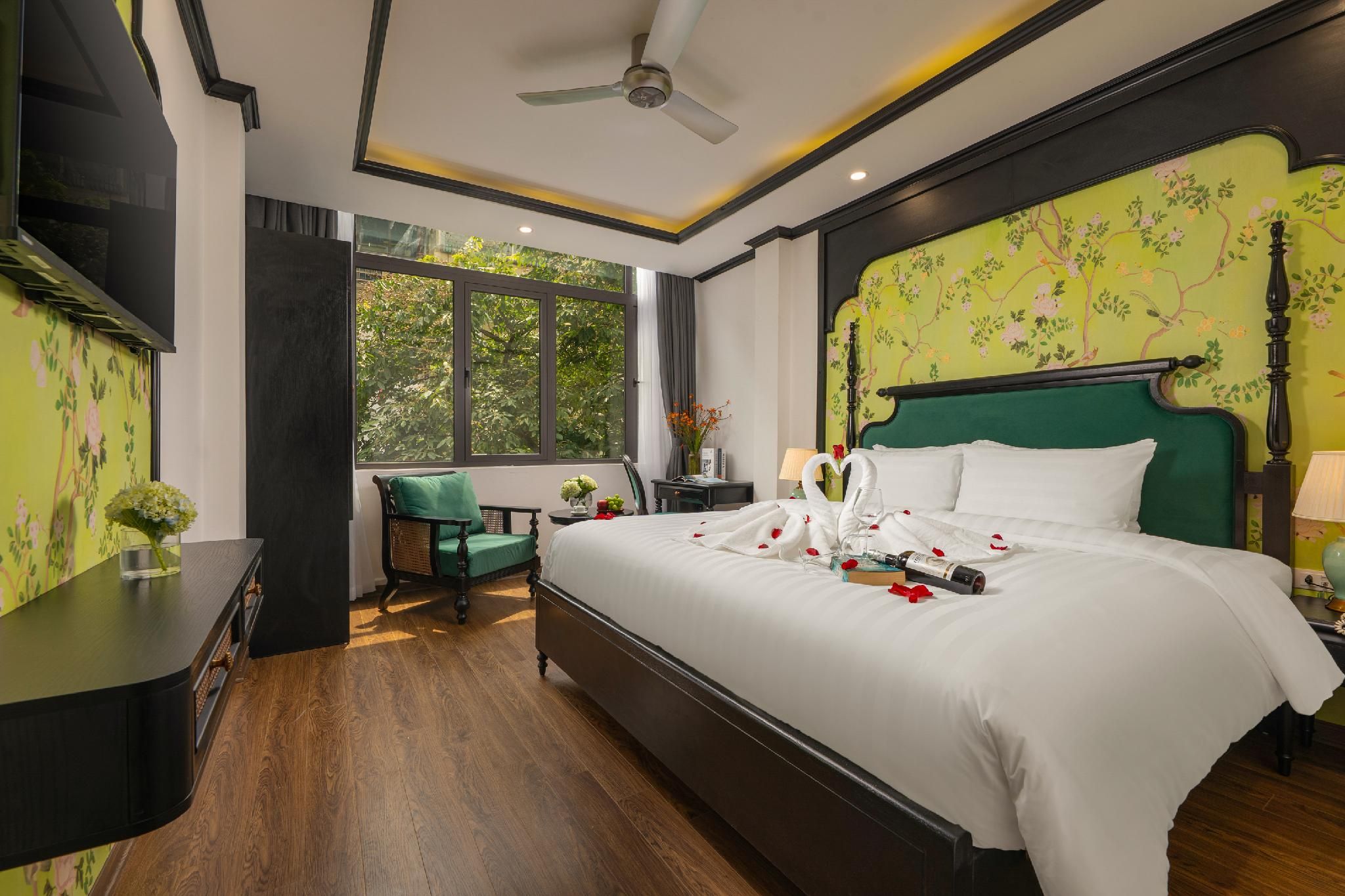 Suite with City View