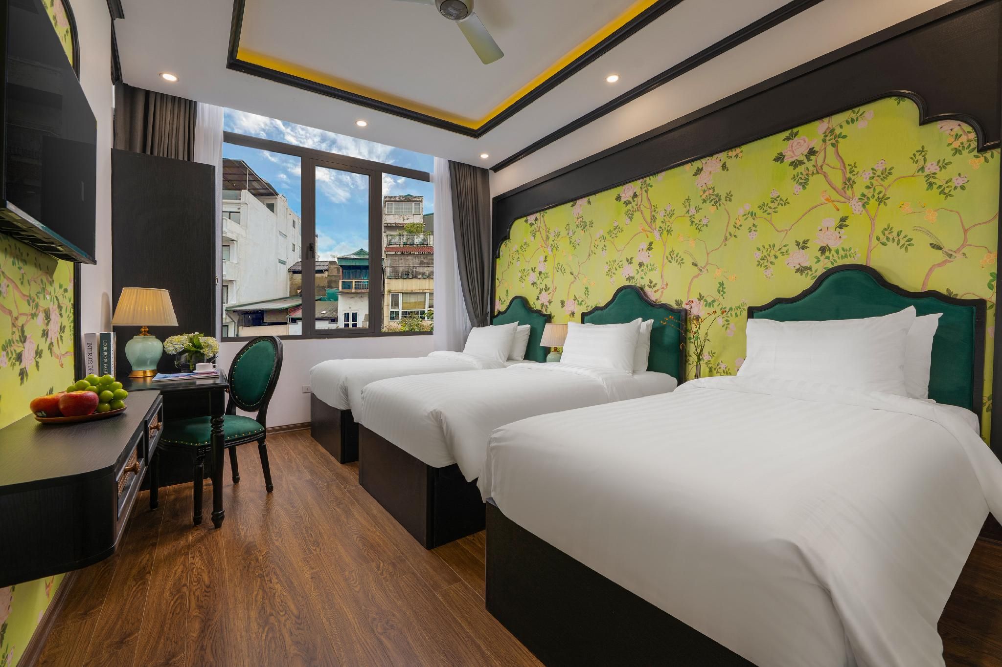 Triple Room with City View