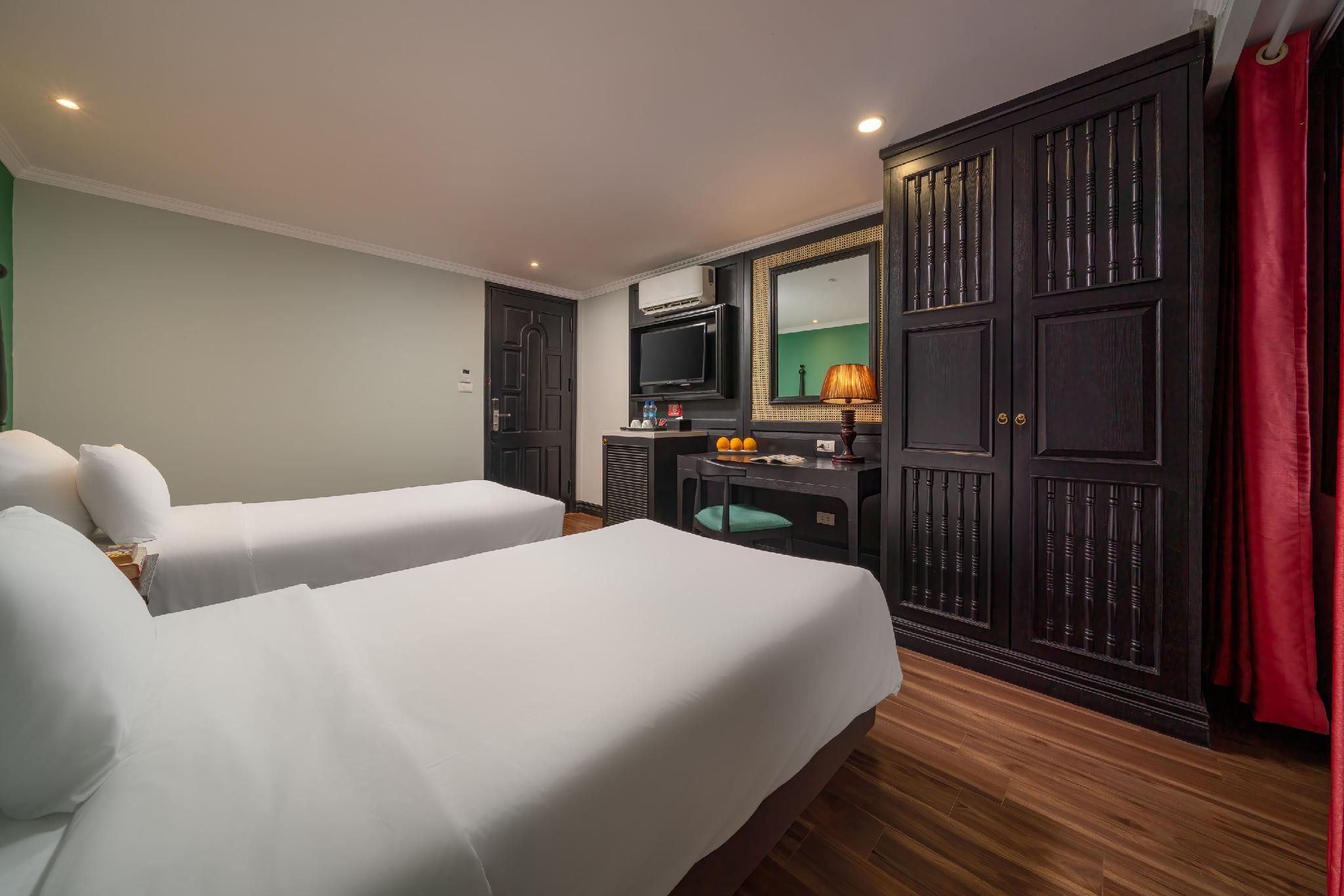 Deluxe Double Or Twin City View